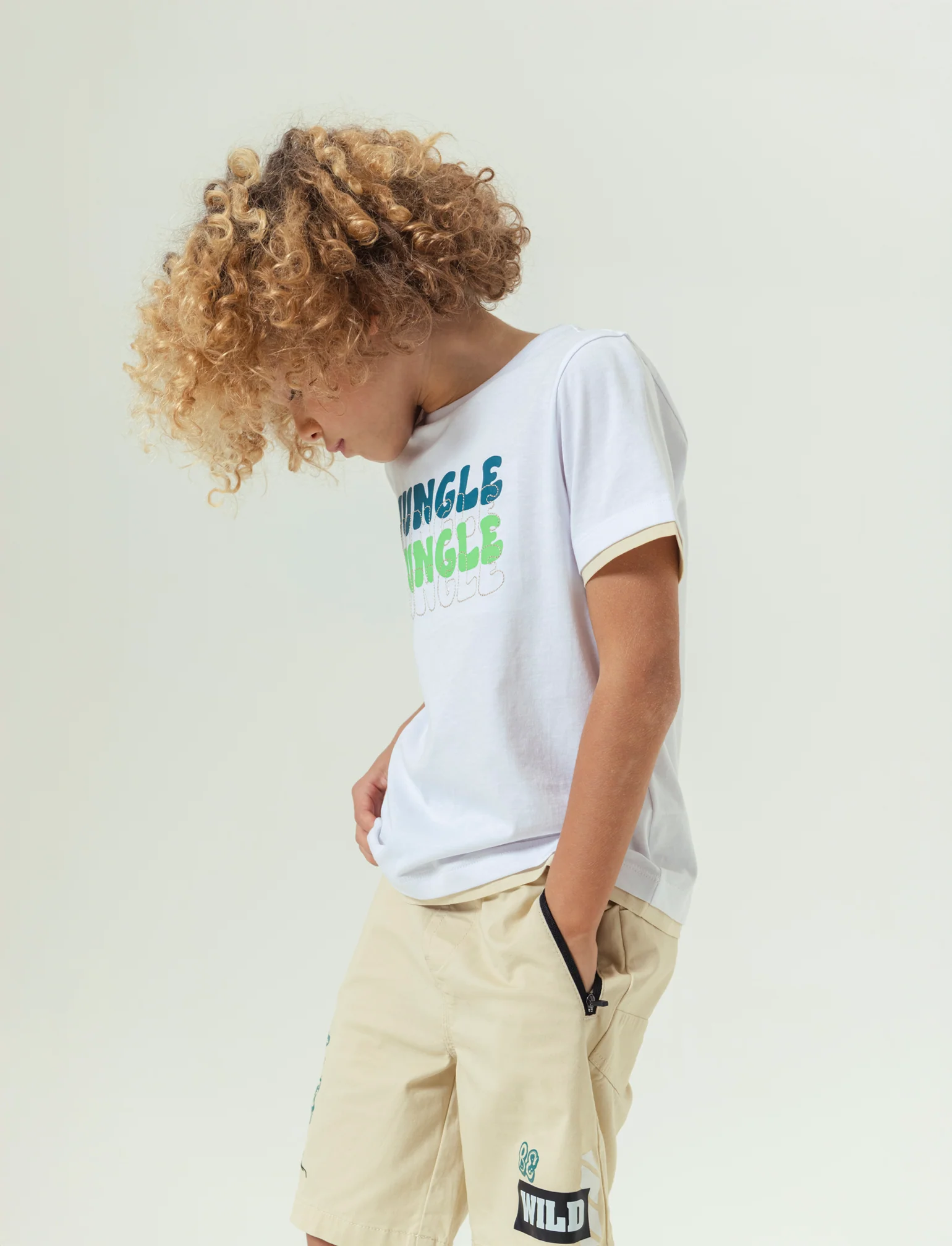 T-shirt con stampa jungle da bambino - Bianco - Image 2