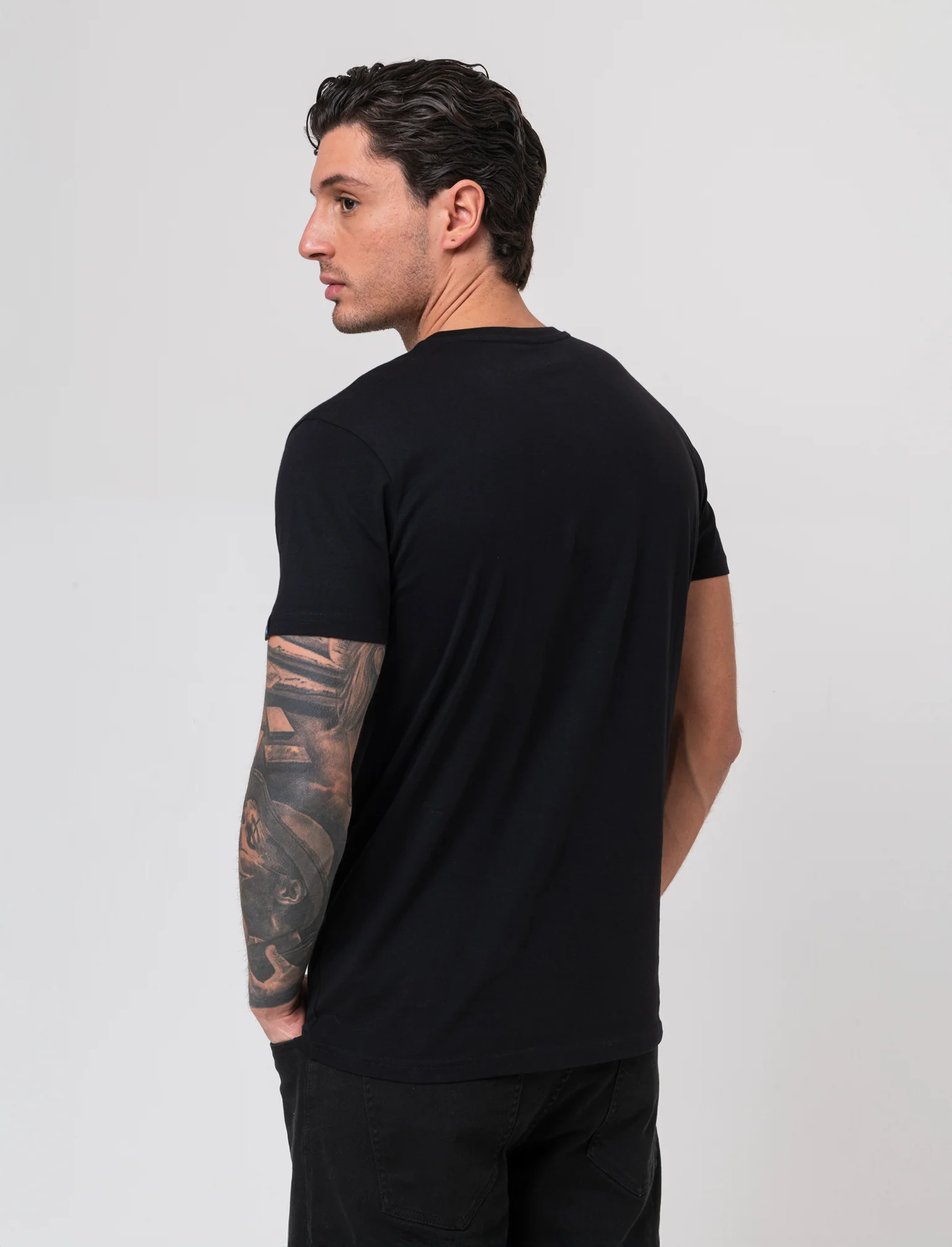 T-shirt con stampa One Piece da uomo - Nero - Image 2