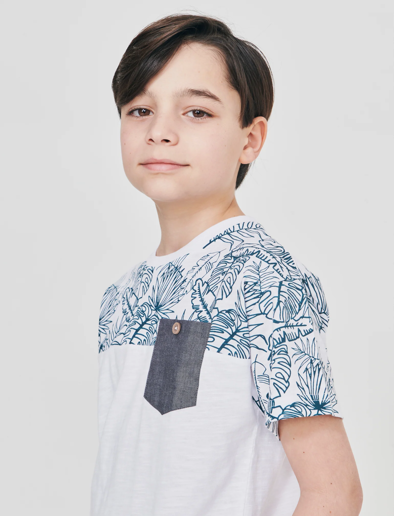 T-shirt con taschino per serate casual - Bianco - Image 4