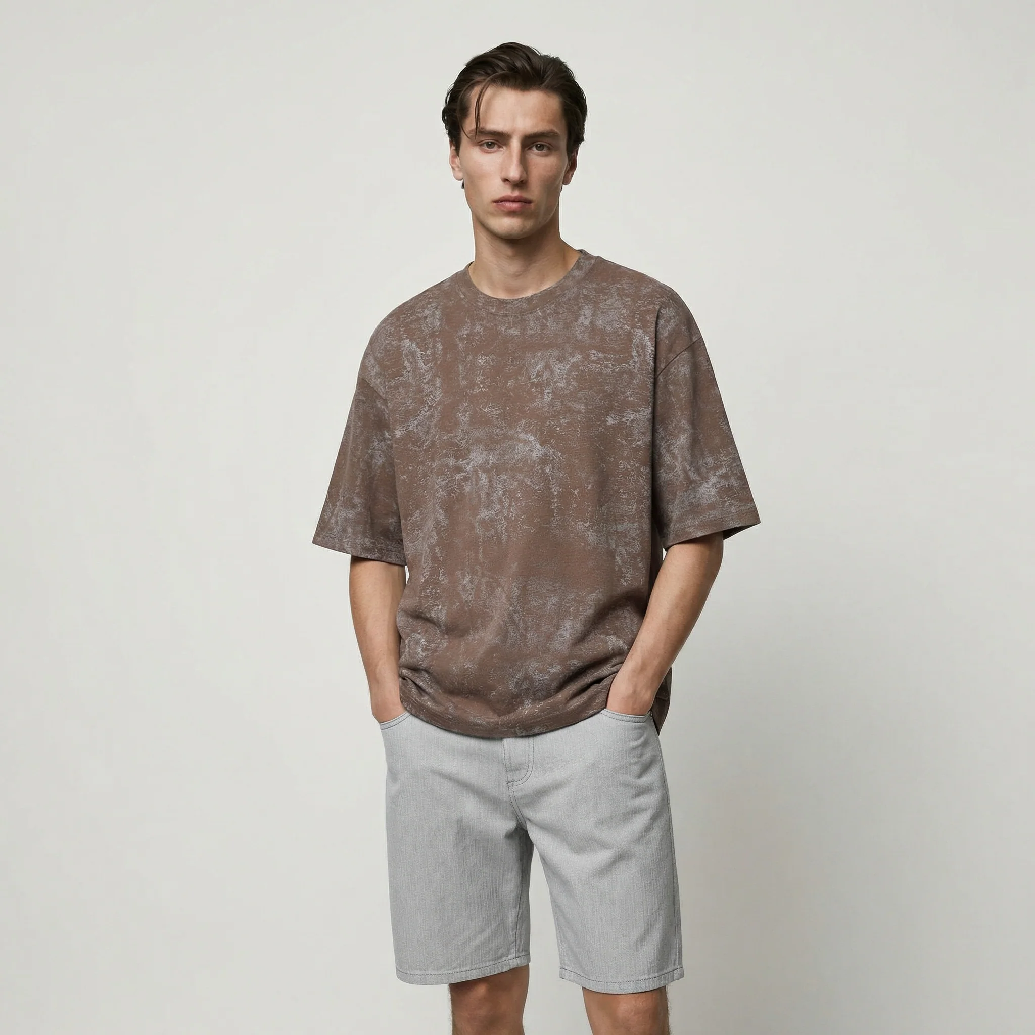 T-shirt cotone con stampa astratta all over - Grigio fango - Image 2
