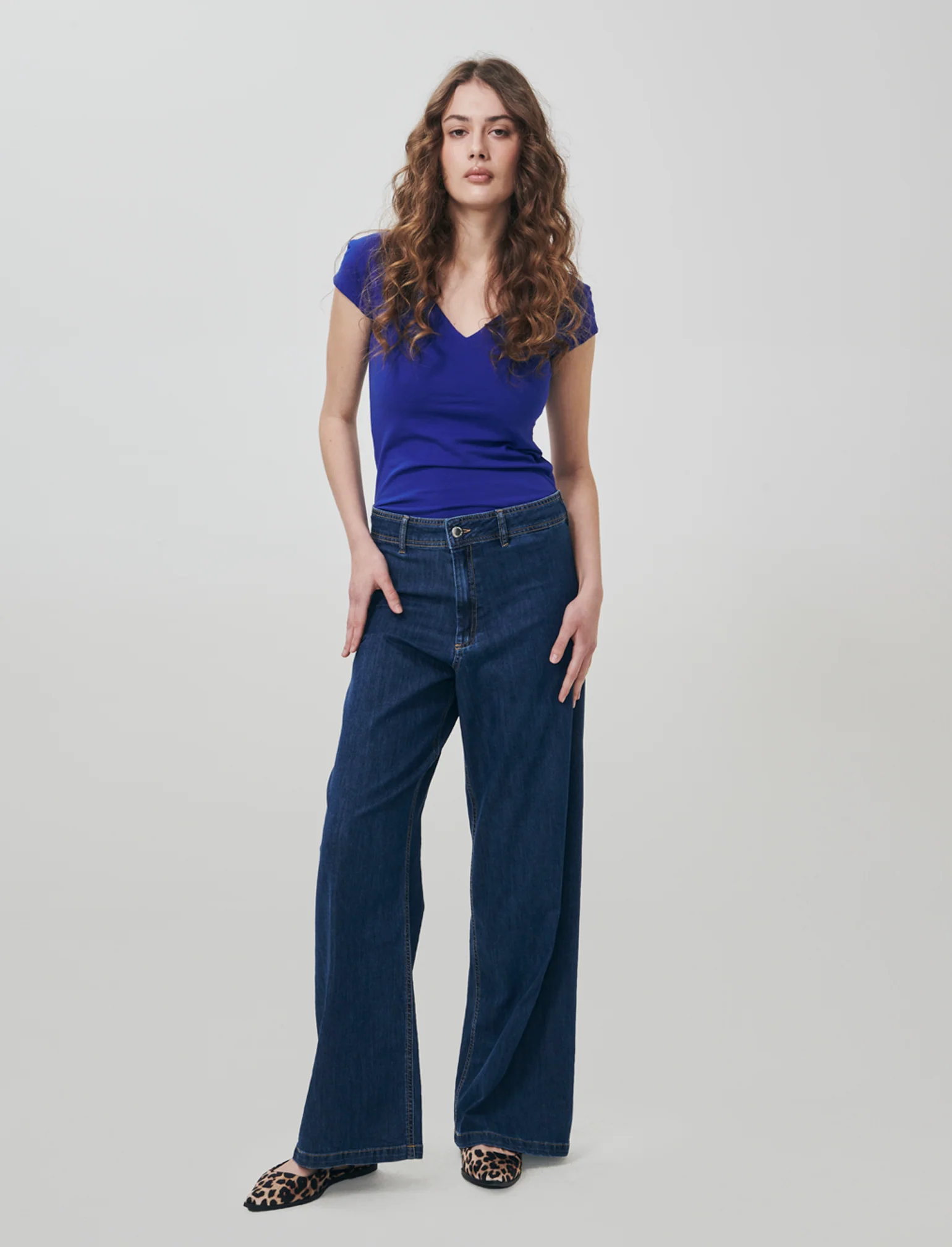 T-Shirt Cotone Scollo a V - Blu royal - Image 4