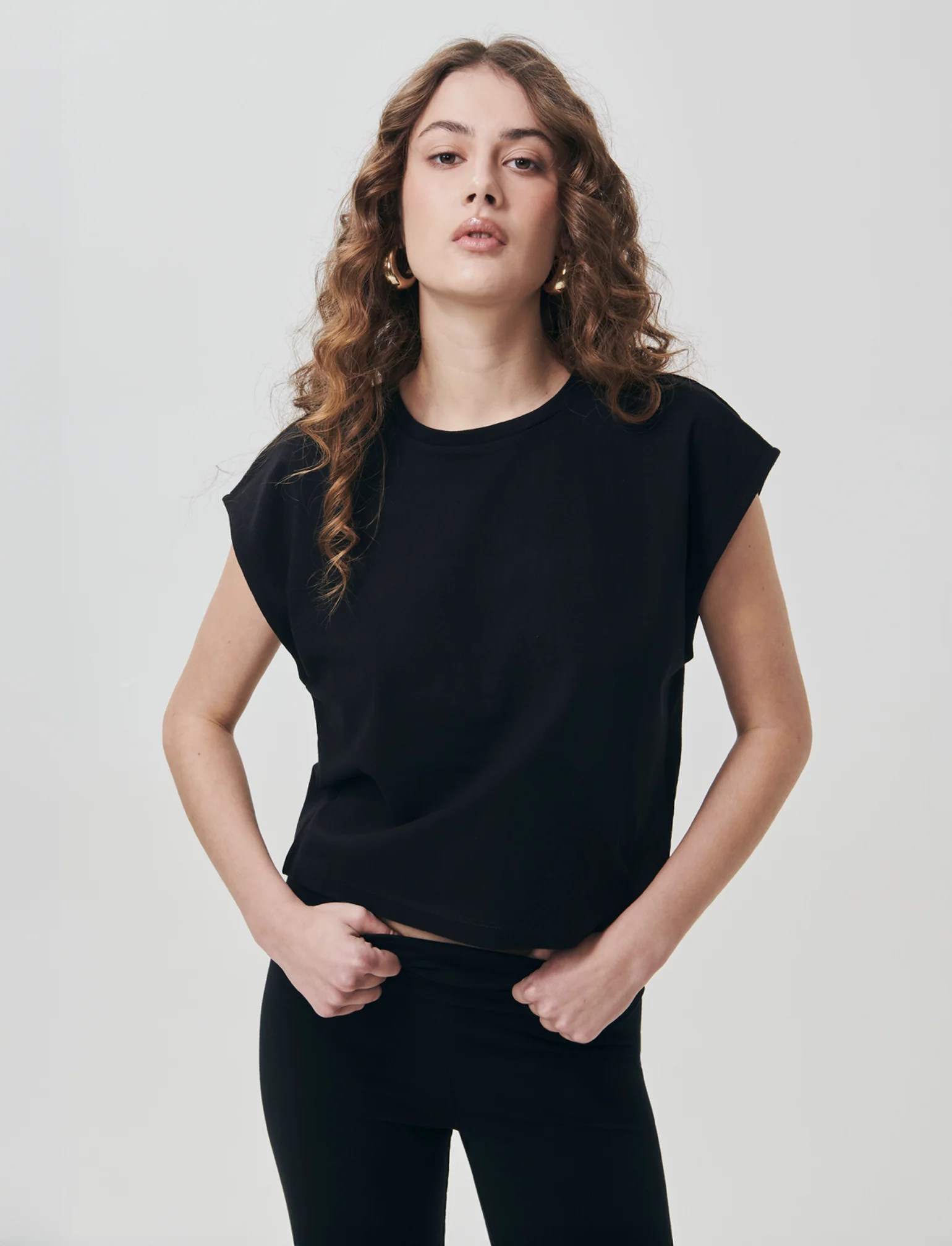 T-Shirt Crop Basica Girocollo - Nero - Image 3