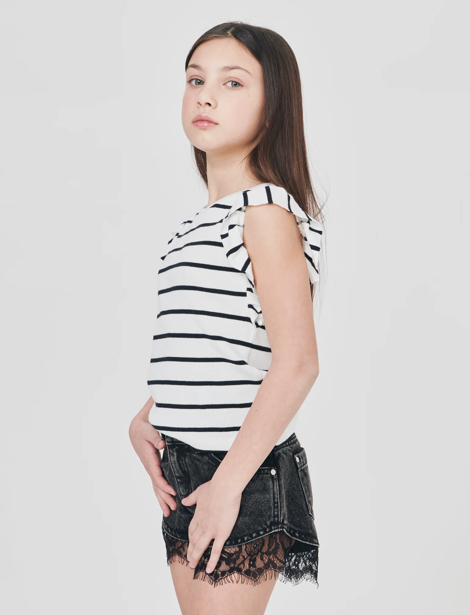 T-shirt da bambina in costina a righe - Bianco-nero - Image 4
