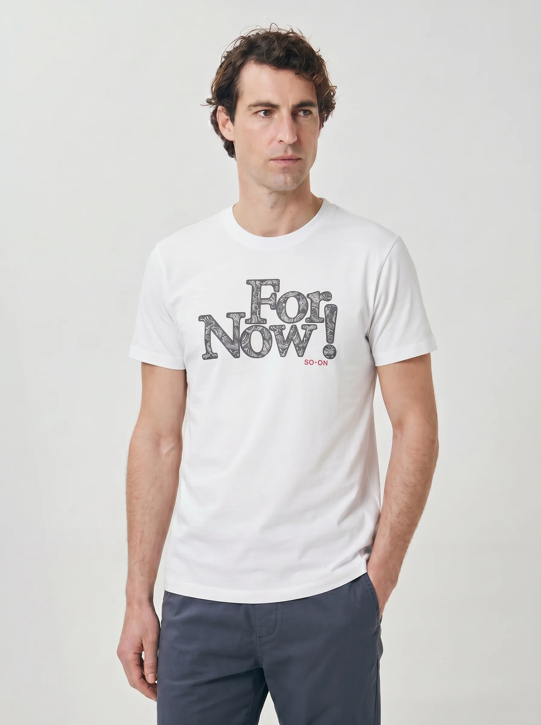 T-shirt girocollo con patch ricamato - Bianco