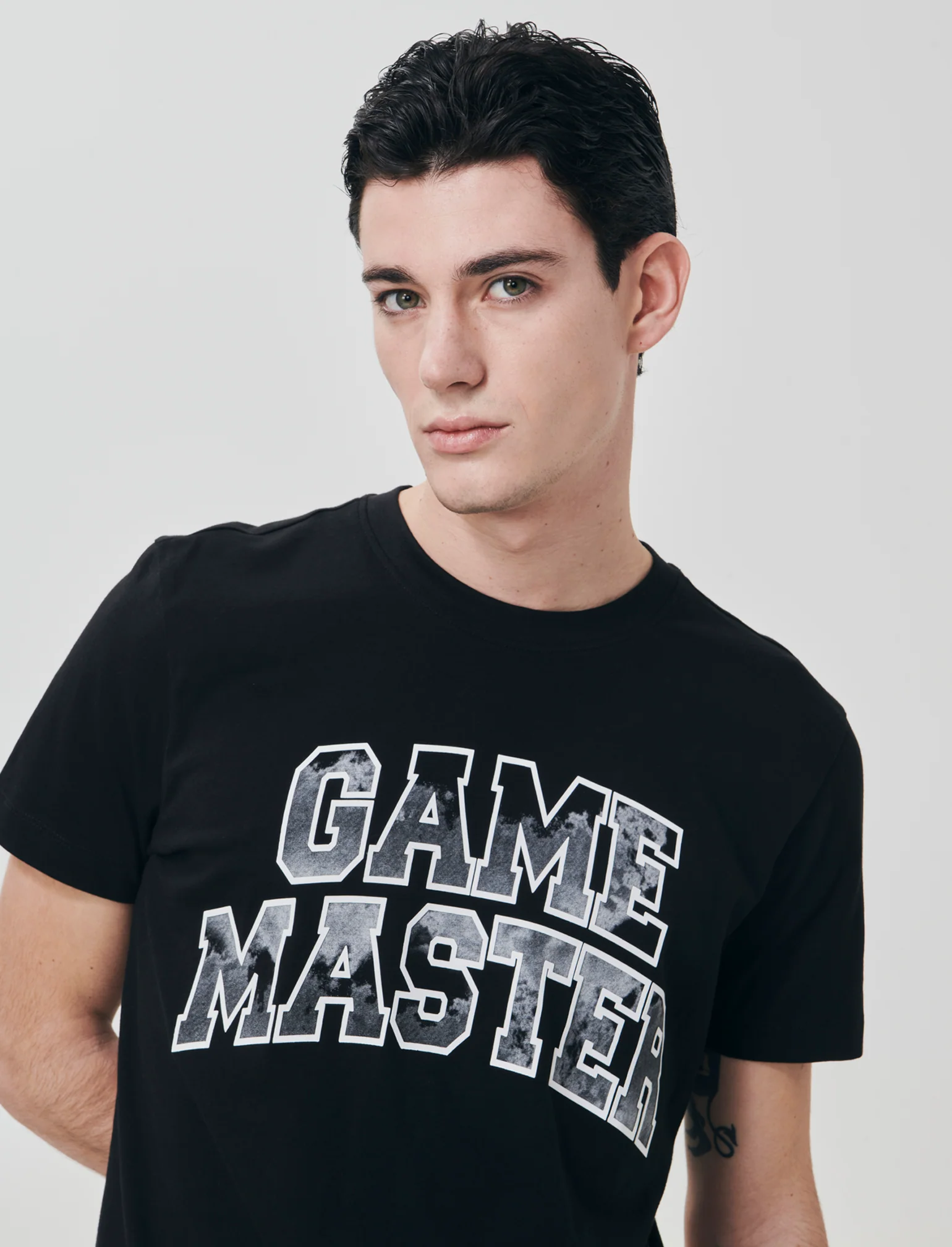 T-shirt girocollo con stampe mimetiche - Nero - Image 3