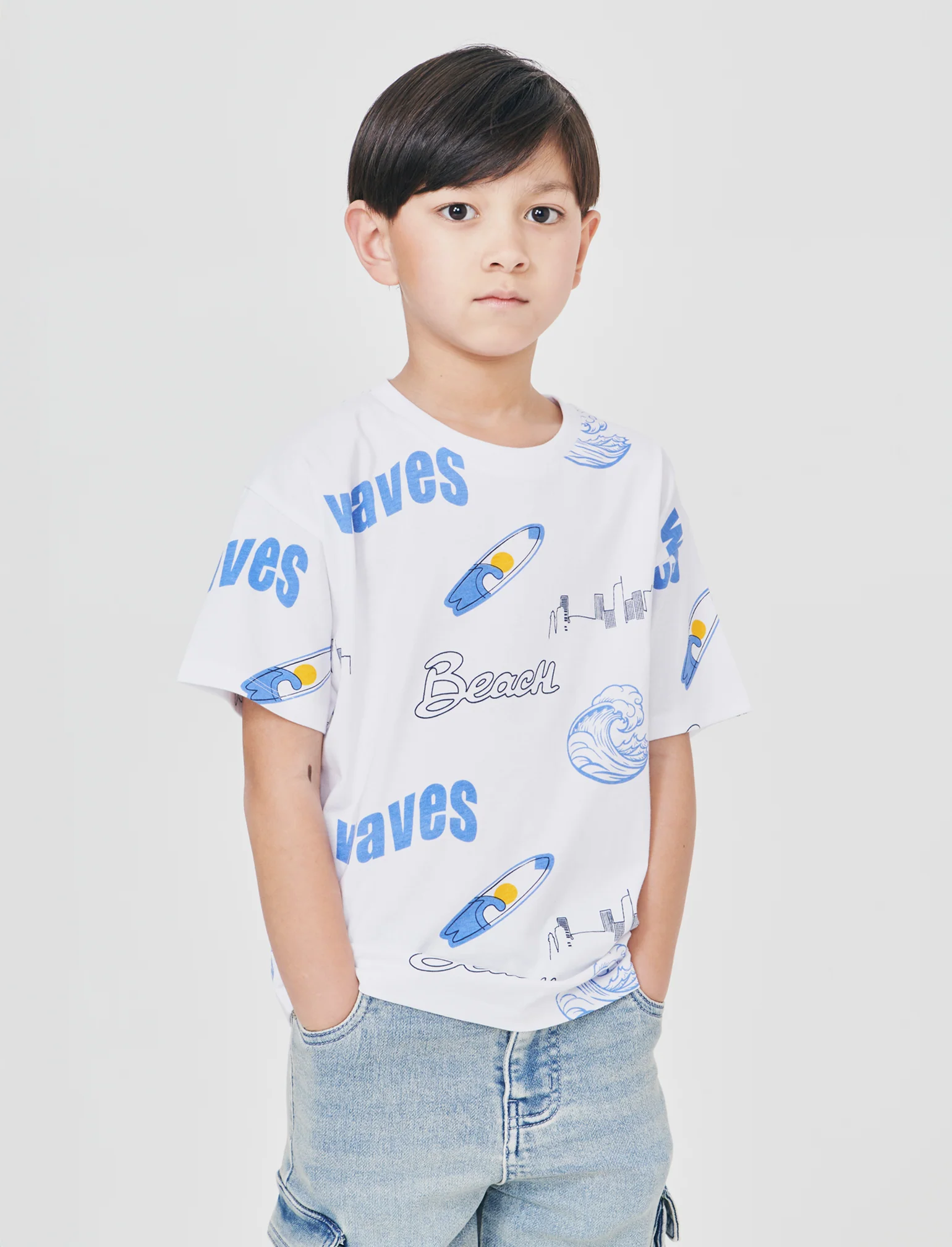 T-shirt girocollo estiva e energica - Bianco