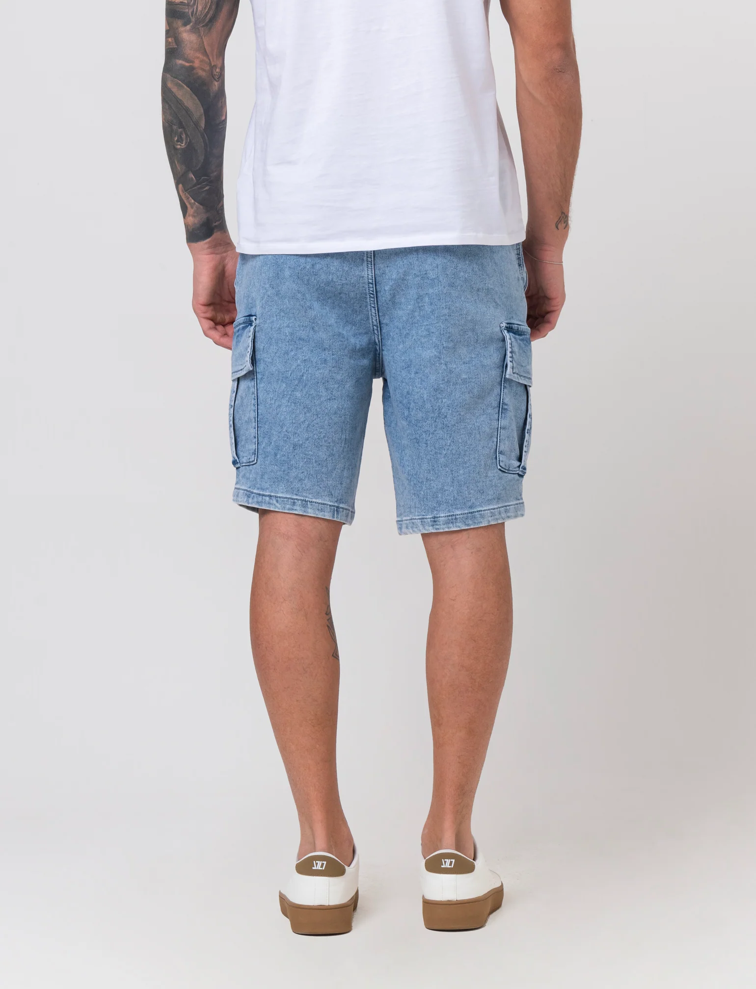T-shirt in cotone con collo a serafino da uomo - Avion - Image 2