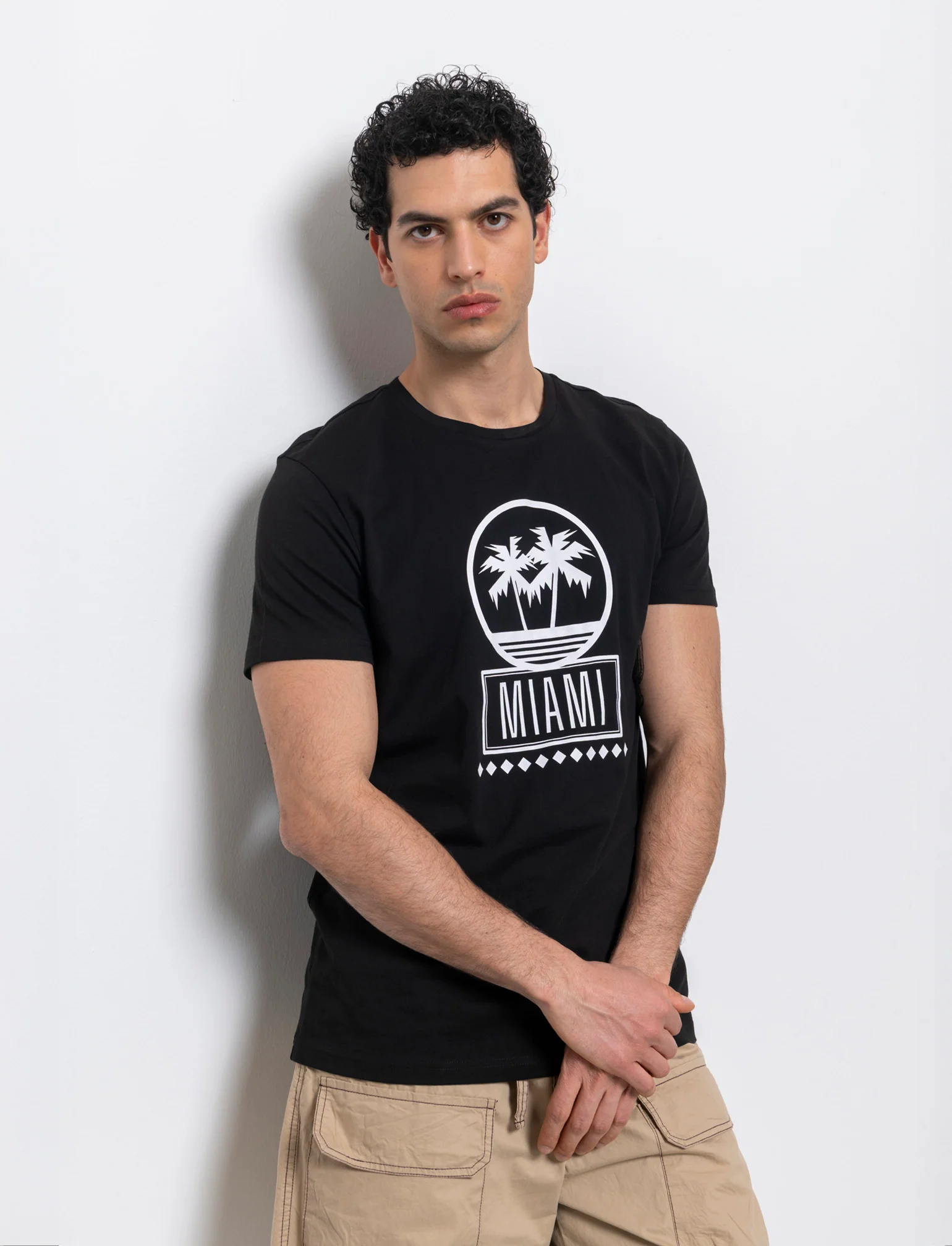T-shirt in cotone con stampa da uomo - Nero