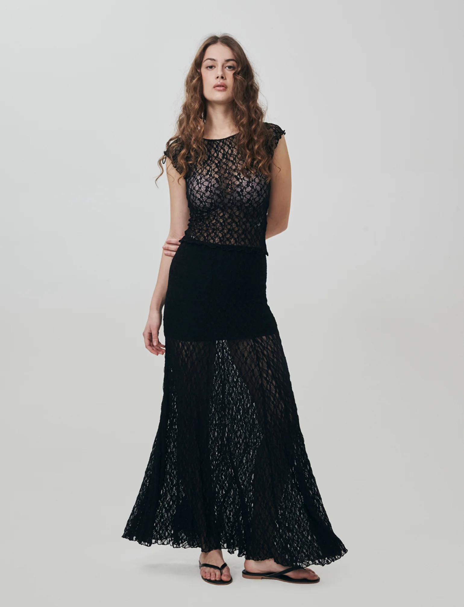 T-shirt in pizzo con scollo a barca - Nero - Image 3