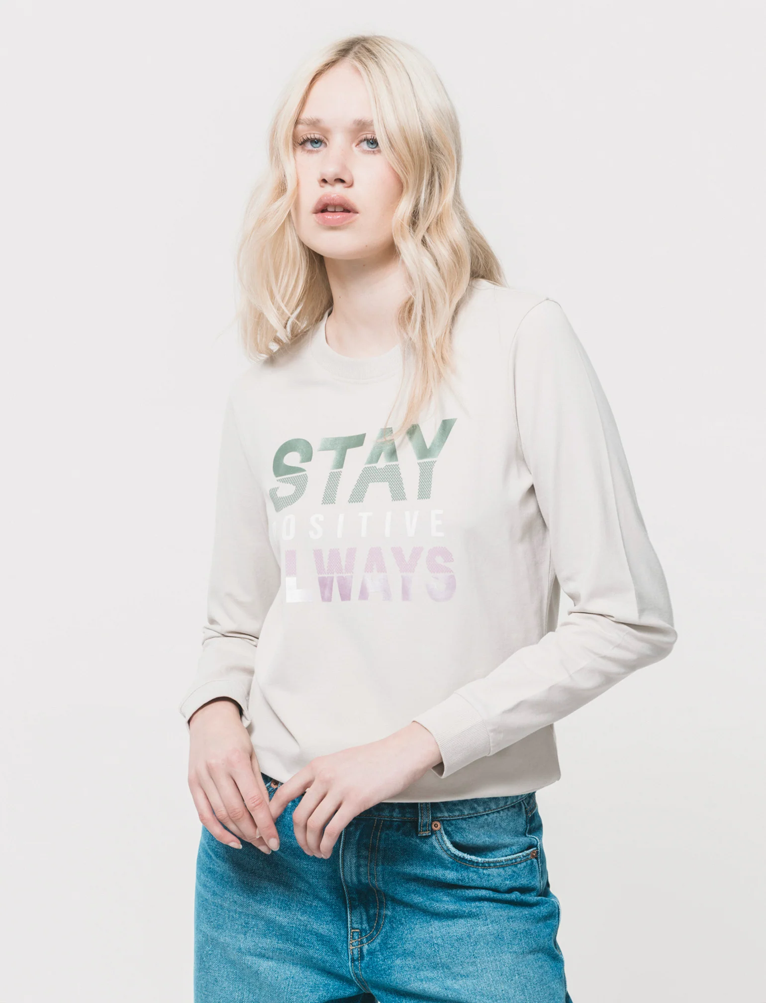T-Shirt Manica Lunga con Stampa Frontale - Beige grano - Image 3