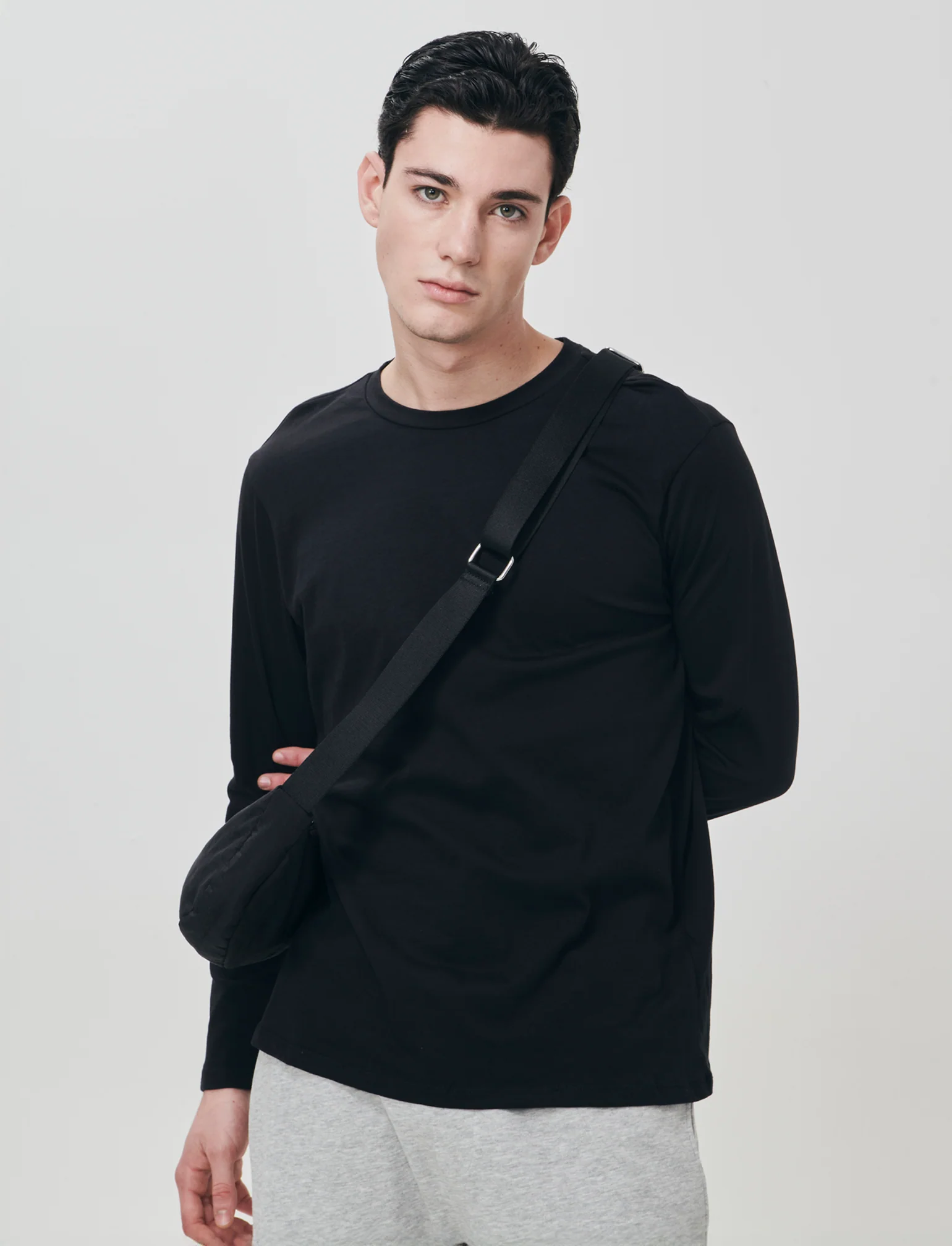 T-shirt manica lunga in cotone regular fit - Nero - Image 2