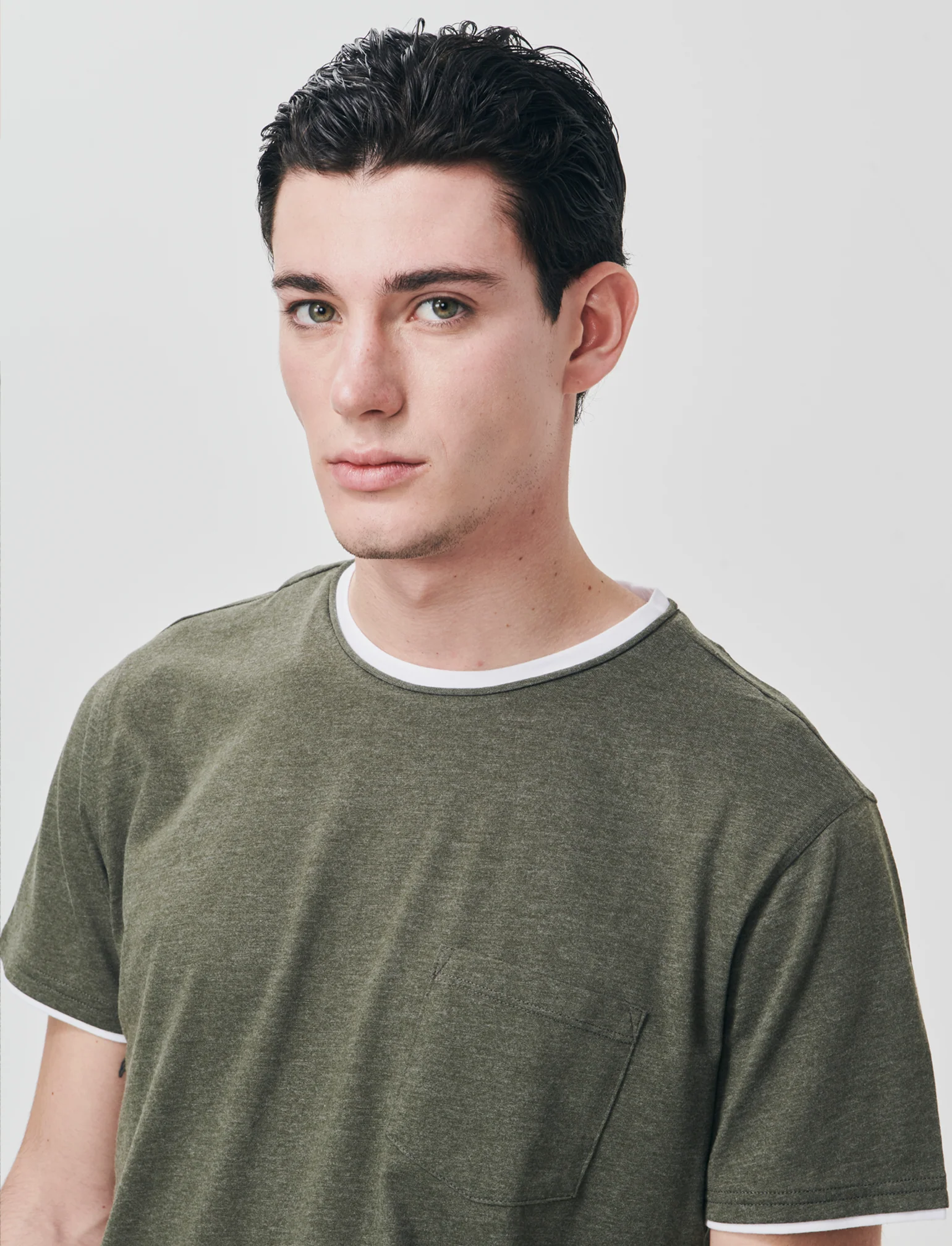 T-shirt melange con tasca e dettagli bianchi - Verde militare - Image 4