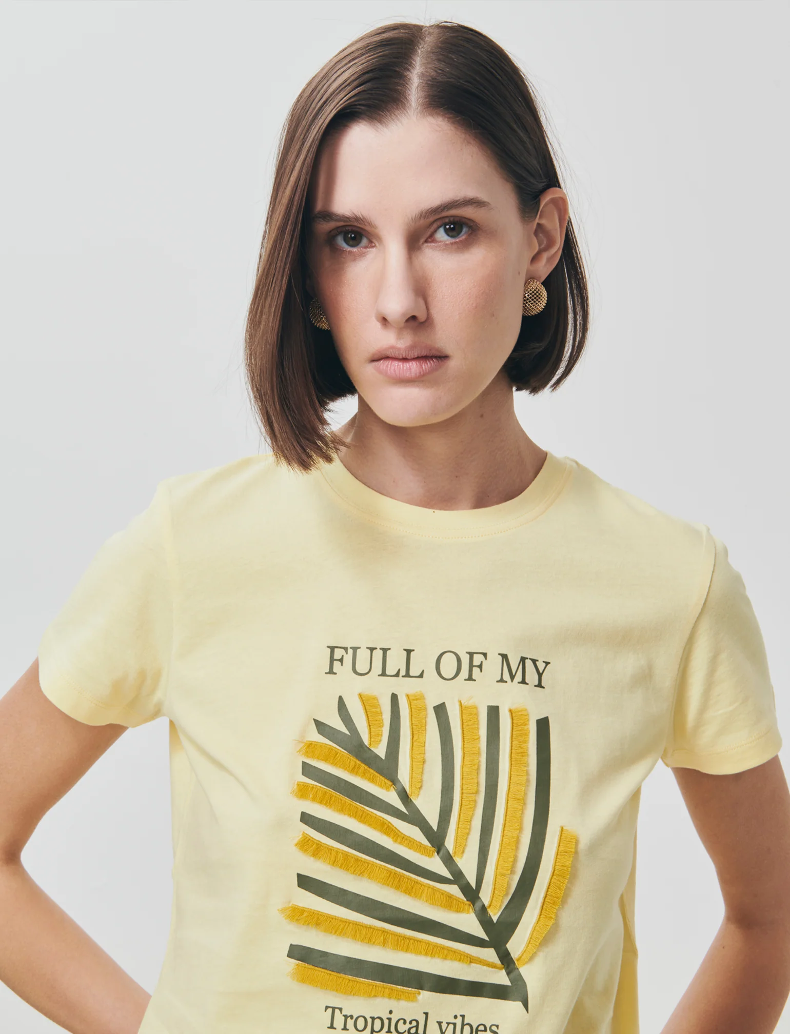 T-Shirt Mezza Manica con Ricamo - Giallo pastello - Image 2