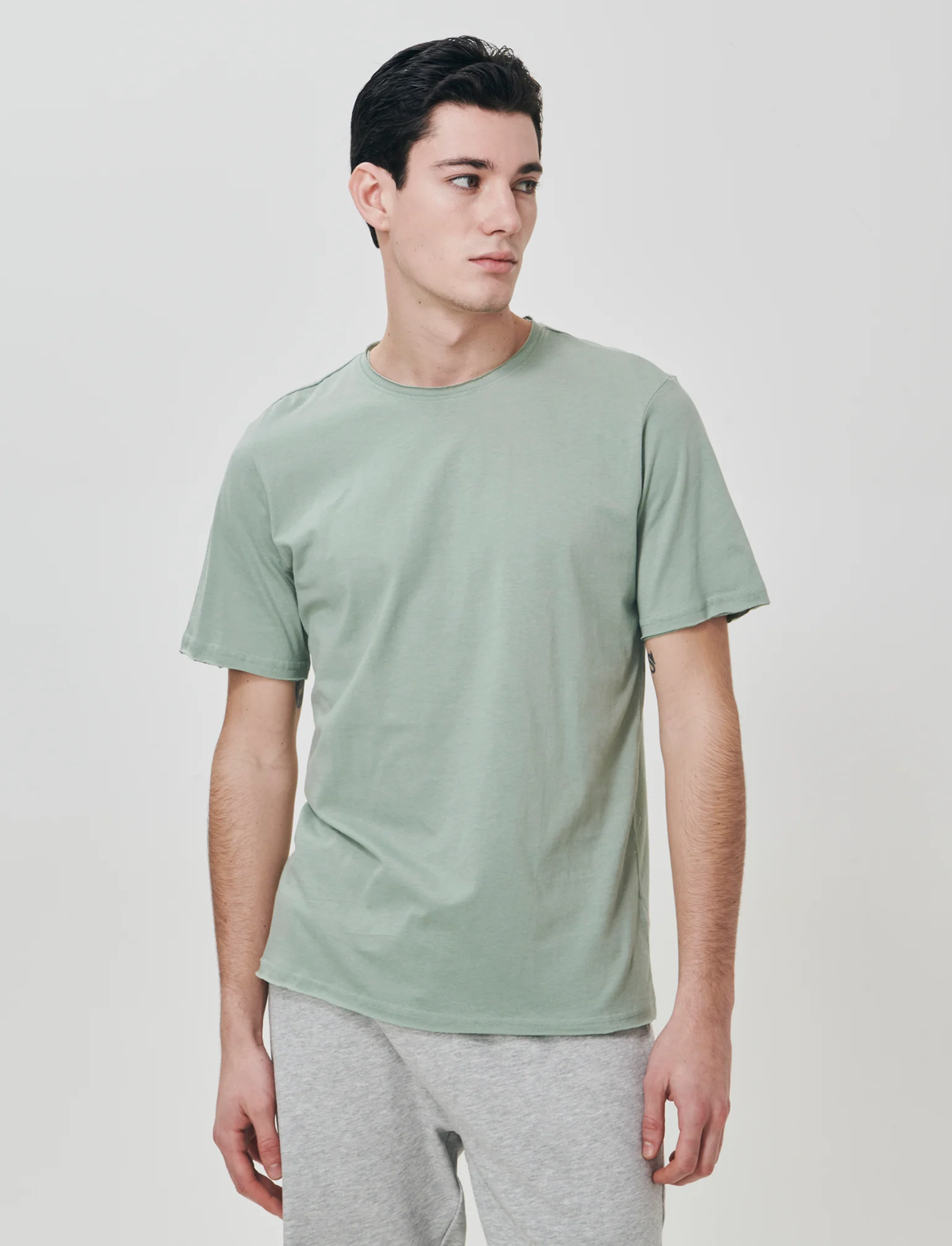 T-shirt Orli taglio vivo regular fit - Verde salvia - Image 3