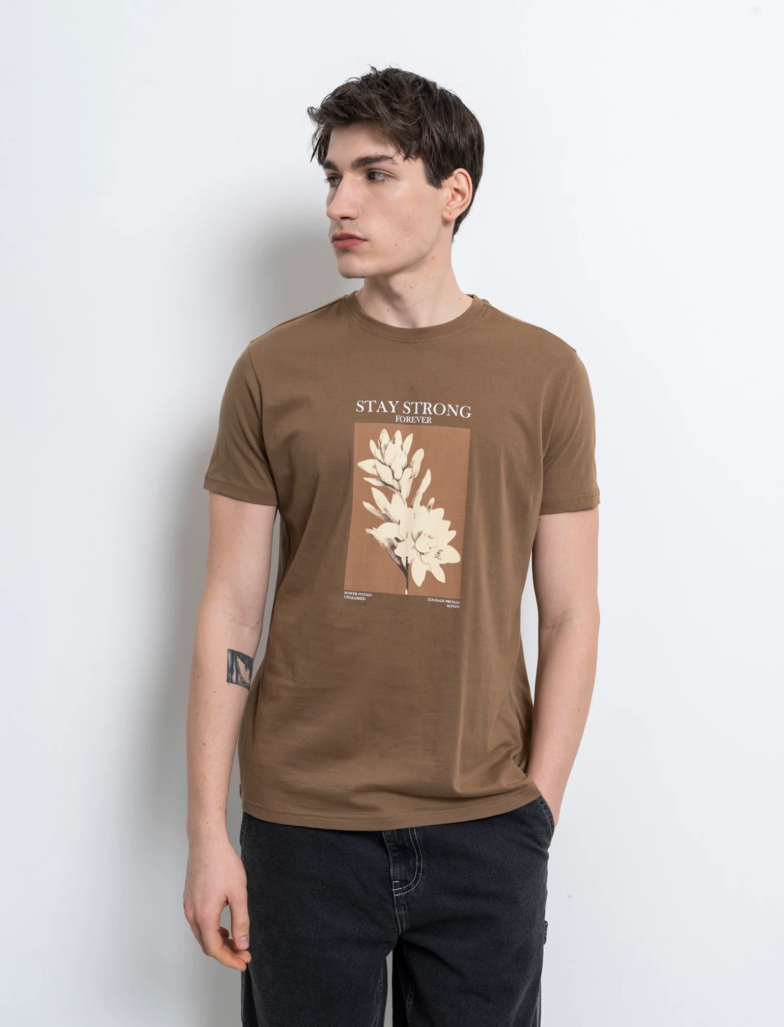 T-shirt regular fit con stampa da uomo - Grigio fango
