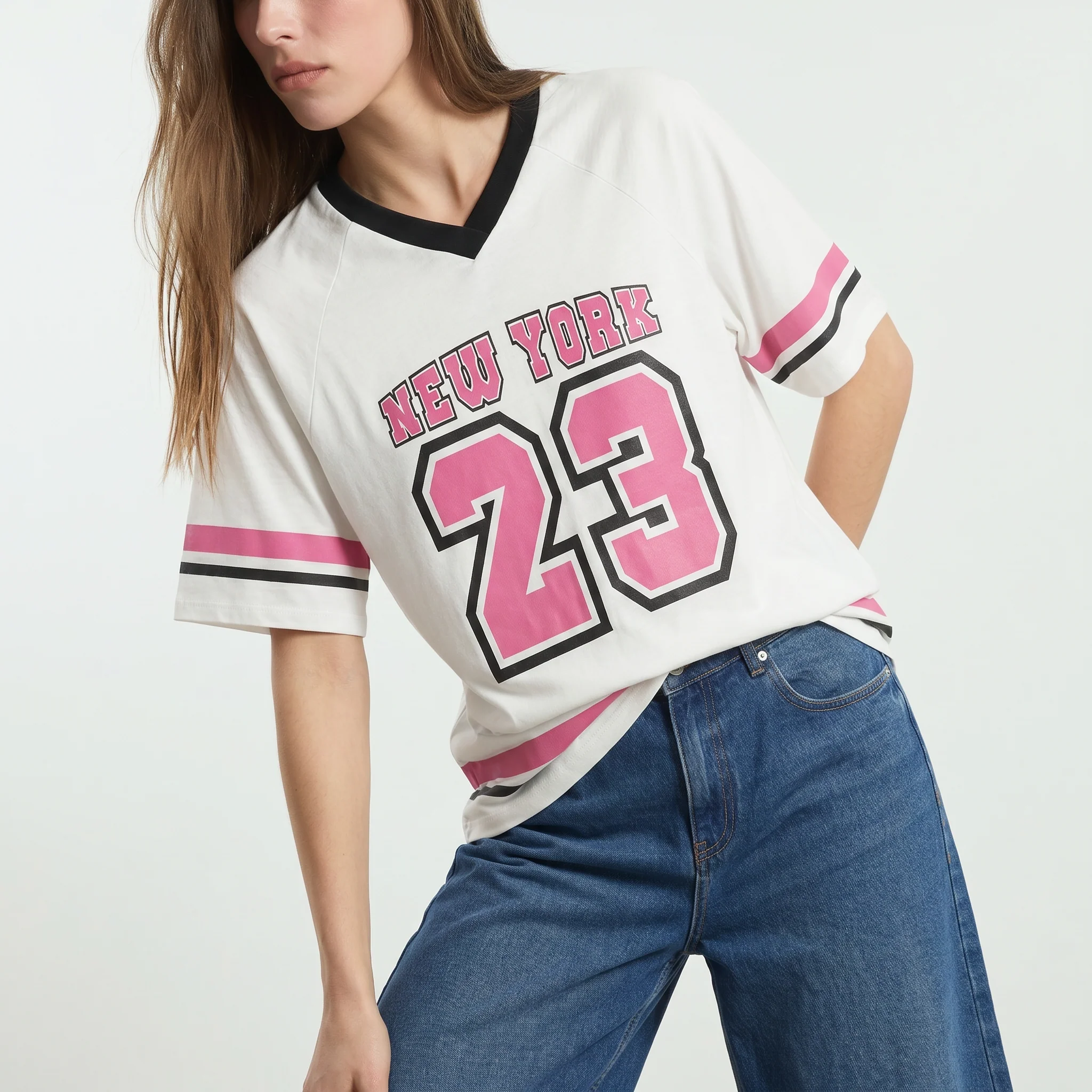T-Shirt Scollo a V con Stampa - Bianco - Image 2
