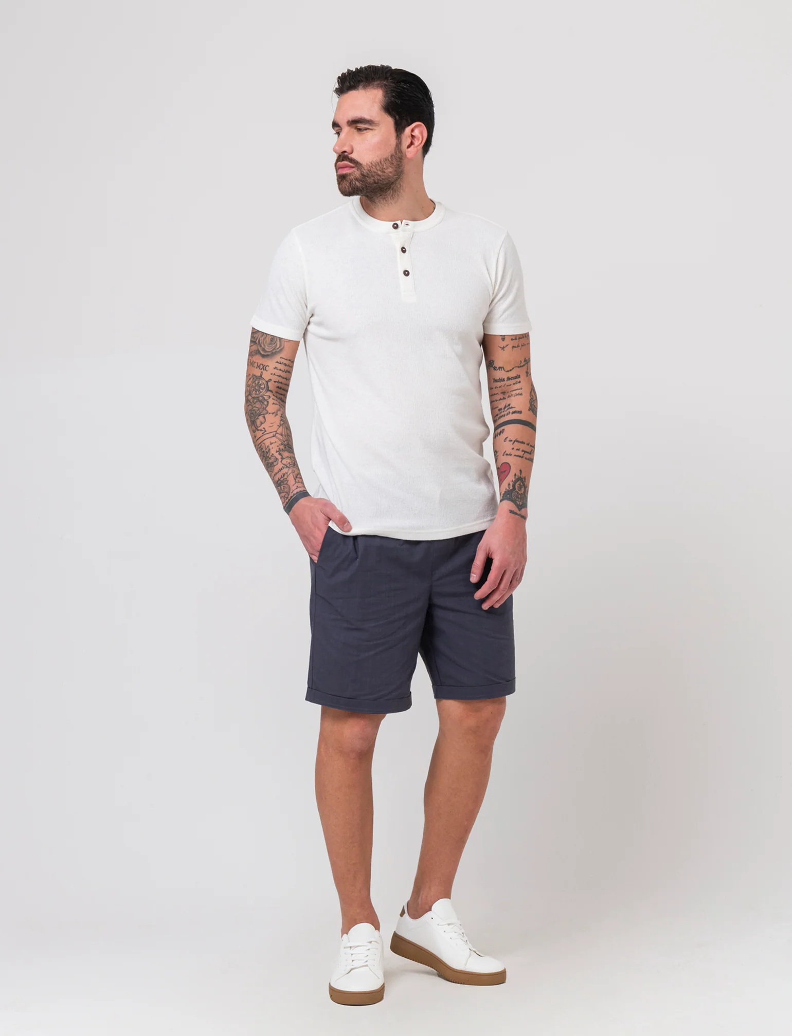 T-shirt serafino struttura jacquard da uomo - Bianco sporco - Image 3
