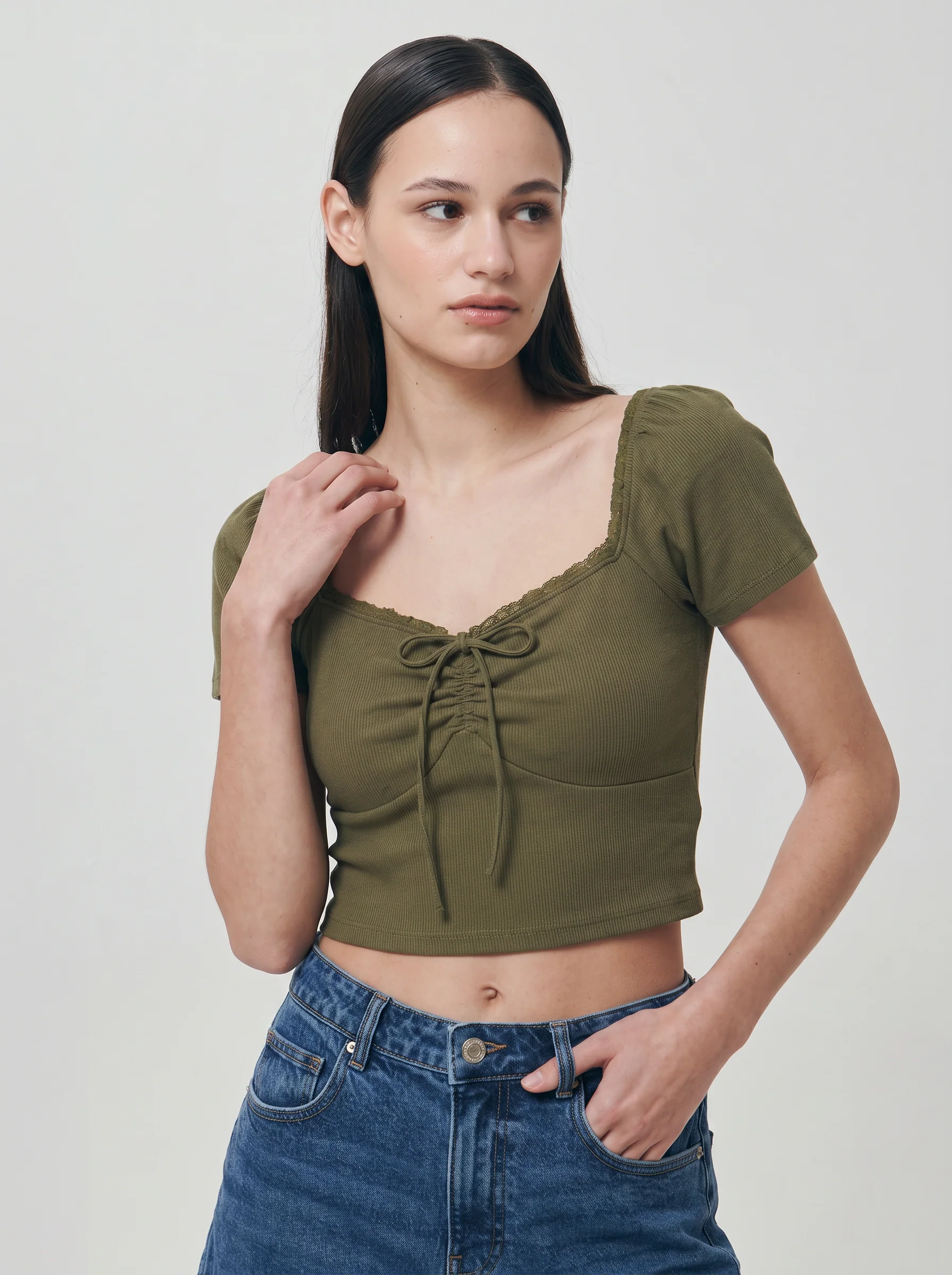 Top arricciato con manica corta slim - Kaky 1 - Image 3