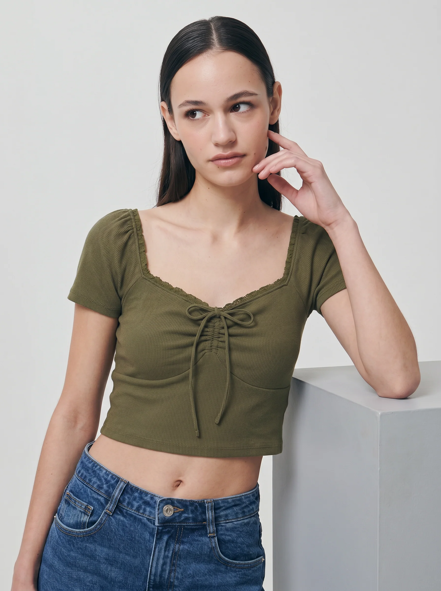 Top arricciato con manica corta slim - Kaky 1 - Image 4
