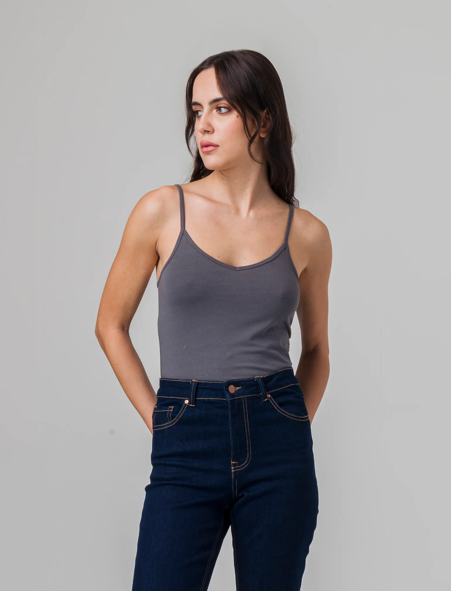 Top basico con scollo a v da donna - Grigio piombo - Image 3