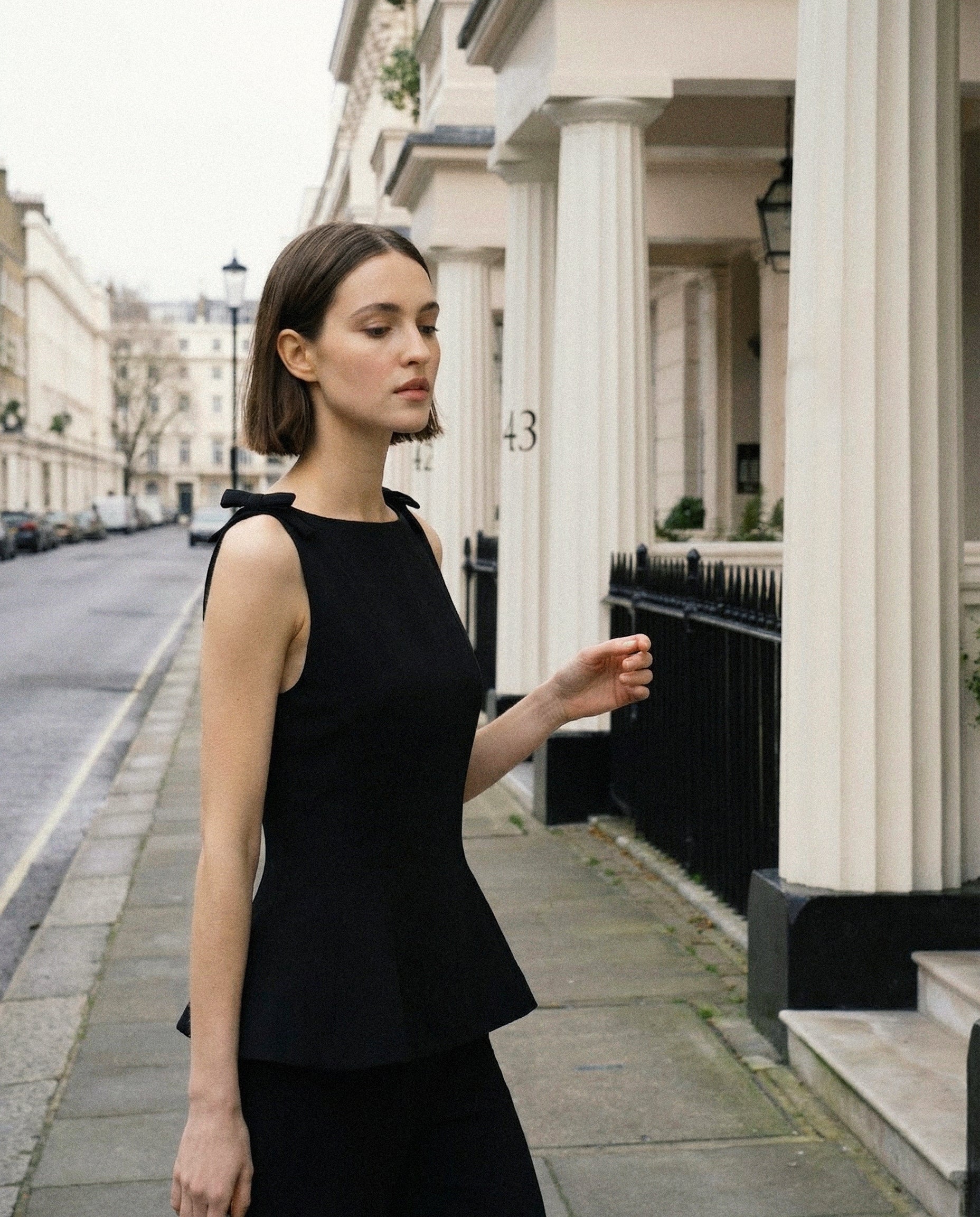 Top con fiocchi sulle spalle per donne - Nero - Image 3