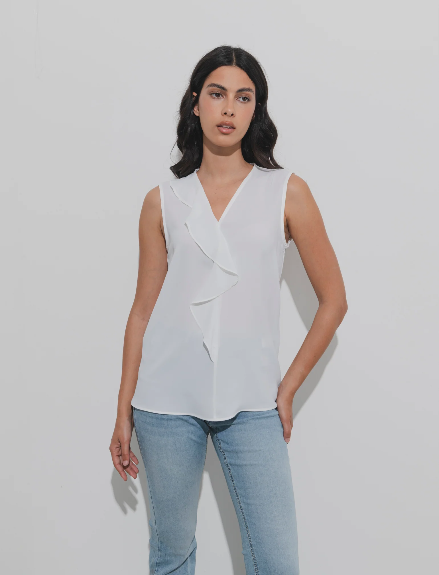 Top con rouches sul davanti - Bianco panna - Image 2
