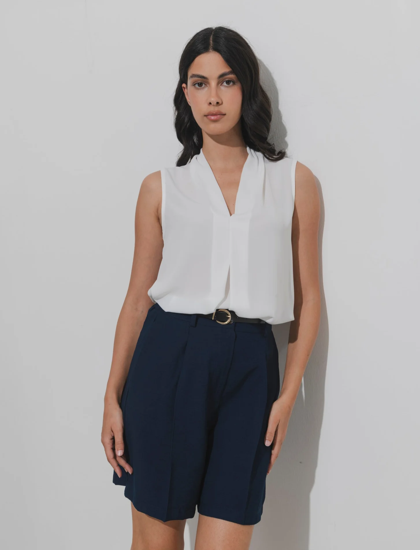 Top con scollo a V - Bianco latte - Image 3