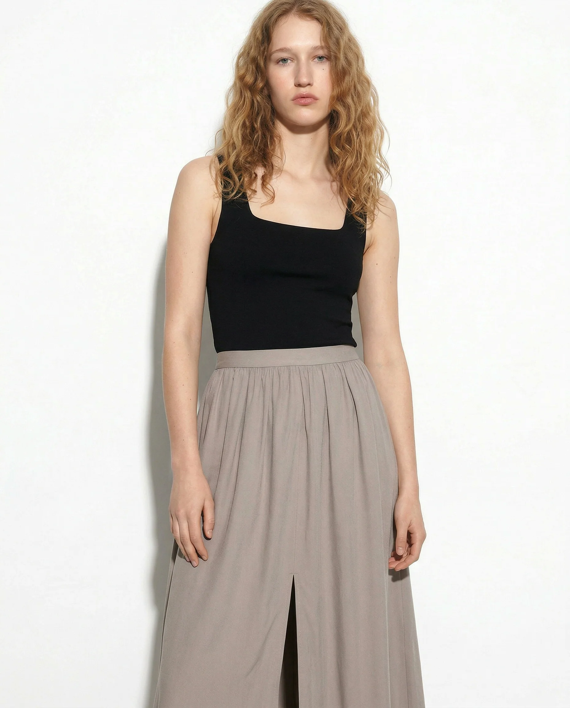 Top con spallina larga e scollo V cut-out - Nero - Image 4