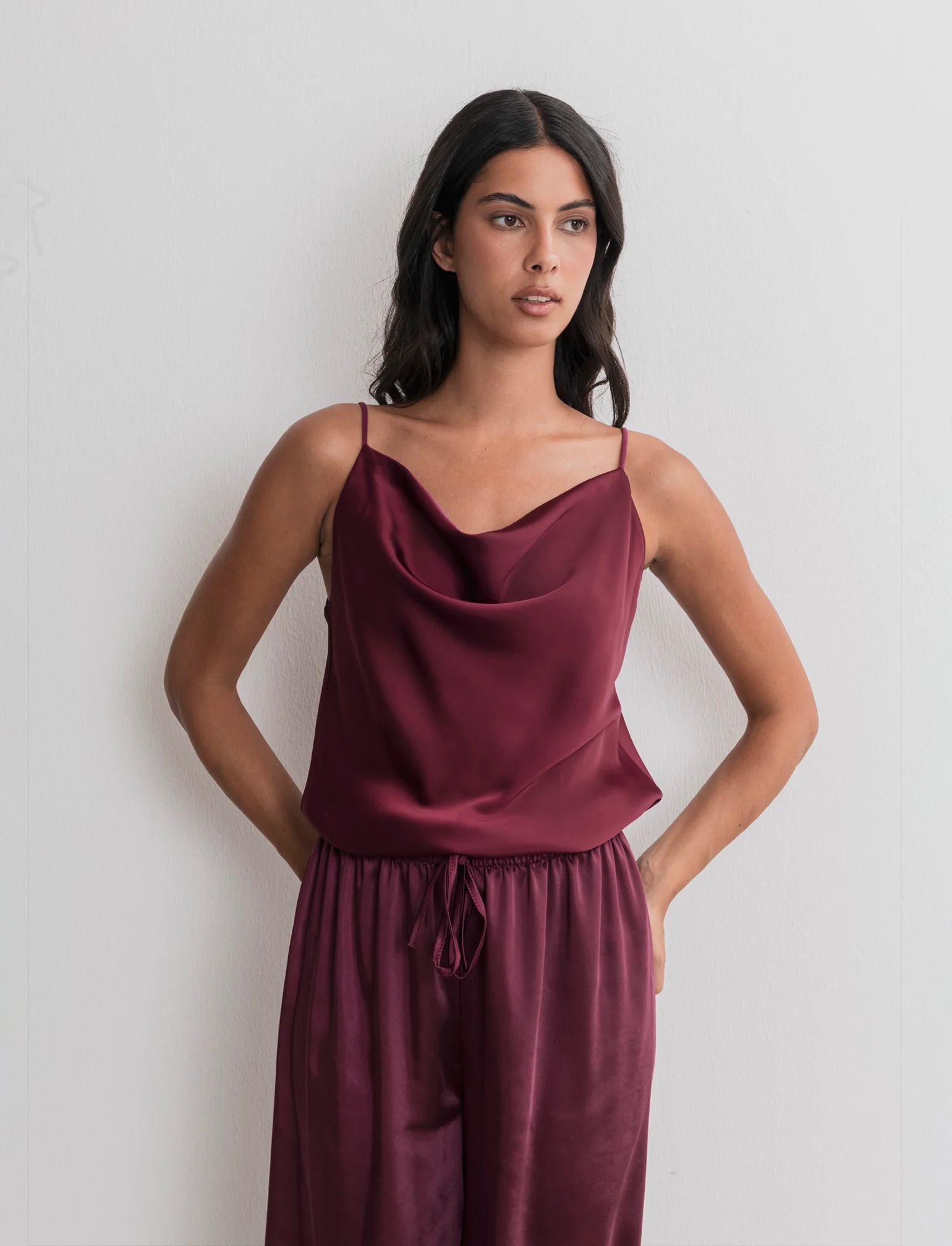 TOP IN SATIN - Bordeaux - Image 3