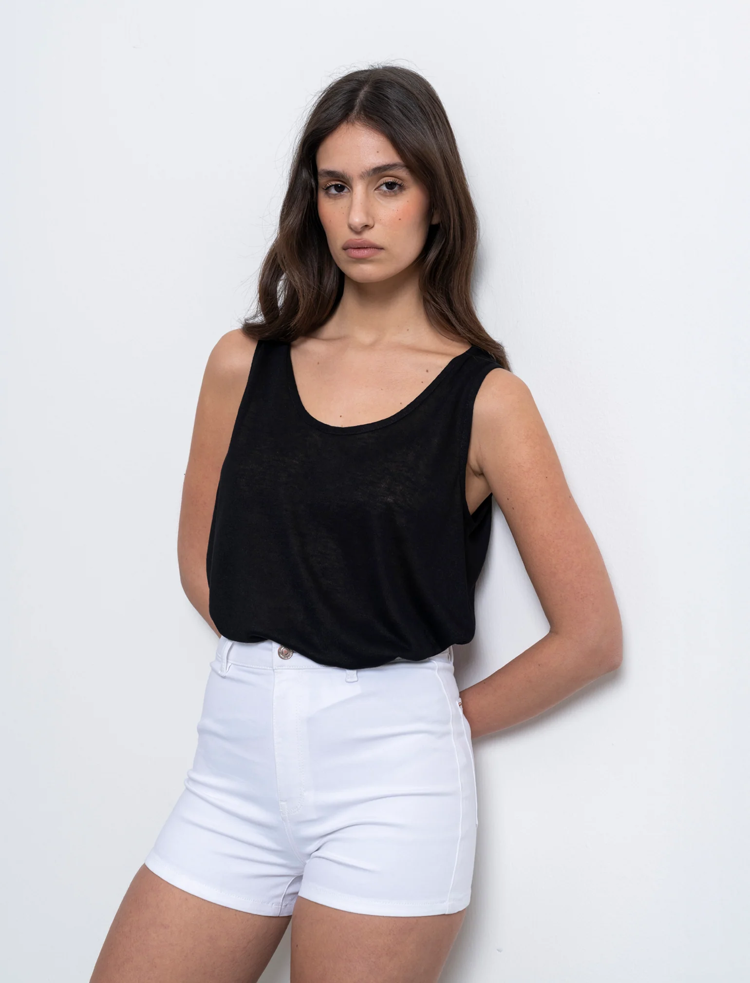 Top in tessuto effetto lino da donna - Nero - Image 3