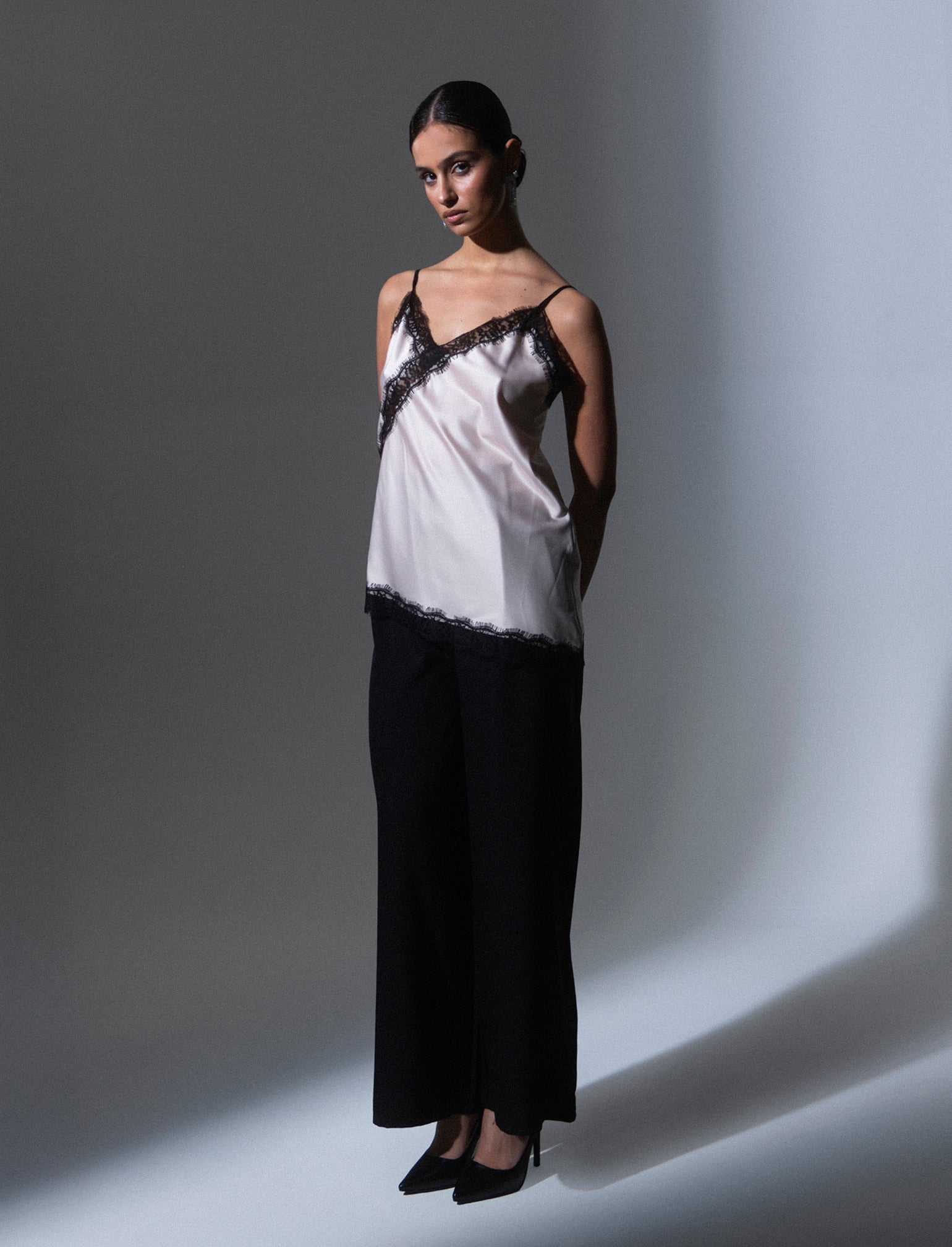 Top pizzo con bretelline - Beige - Image 4