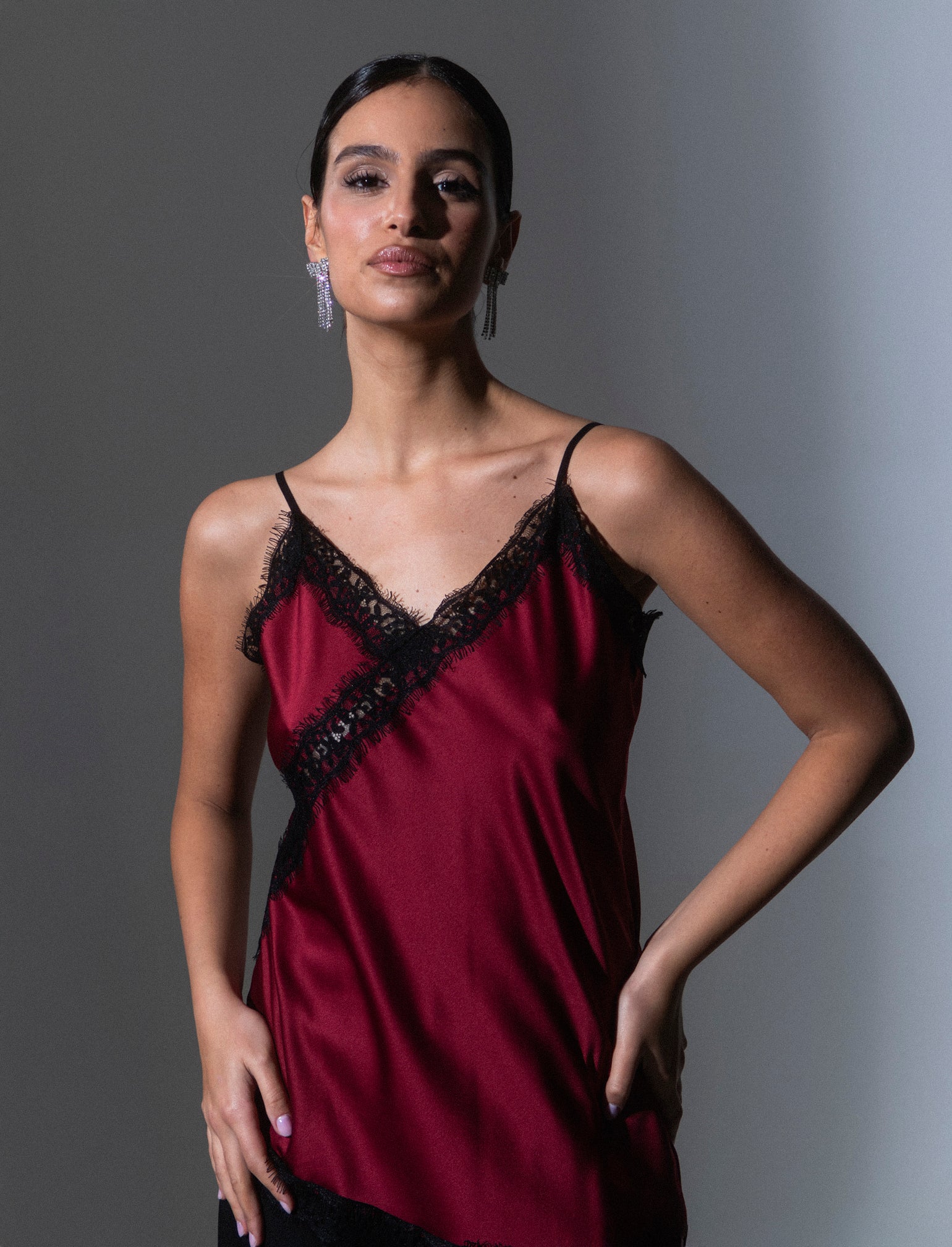 Top pizzo con bretelline - Bordeaux - Image 4