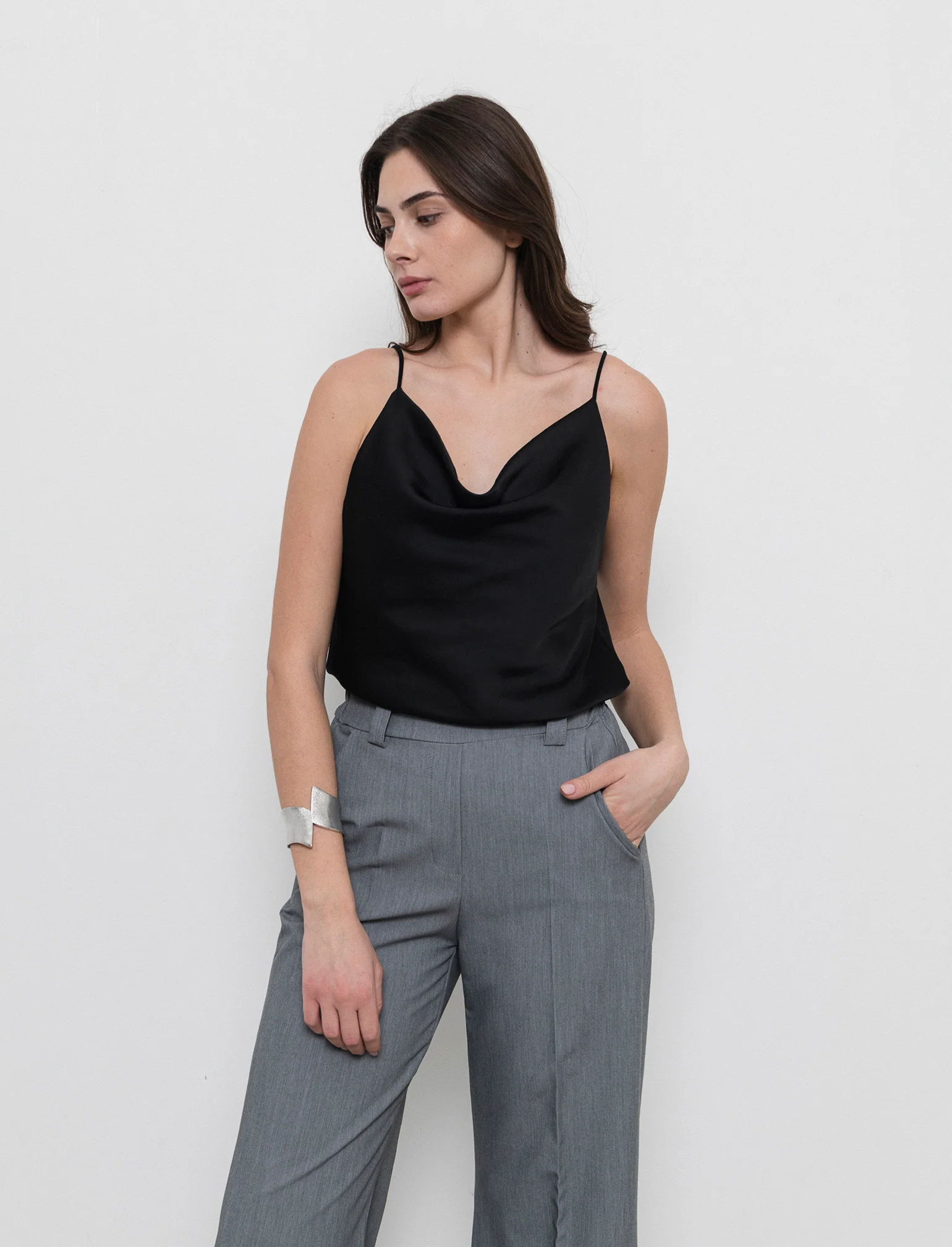 Top raso con bretelline elastiche - Nero