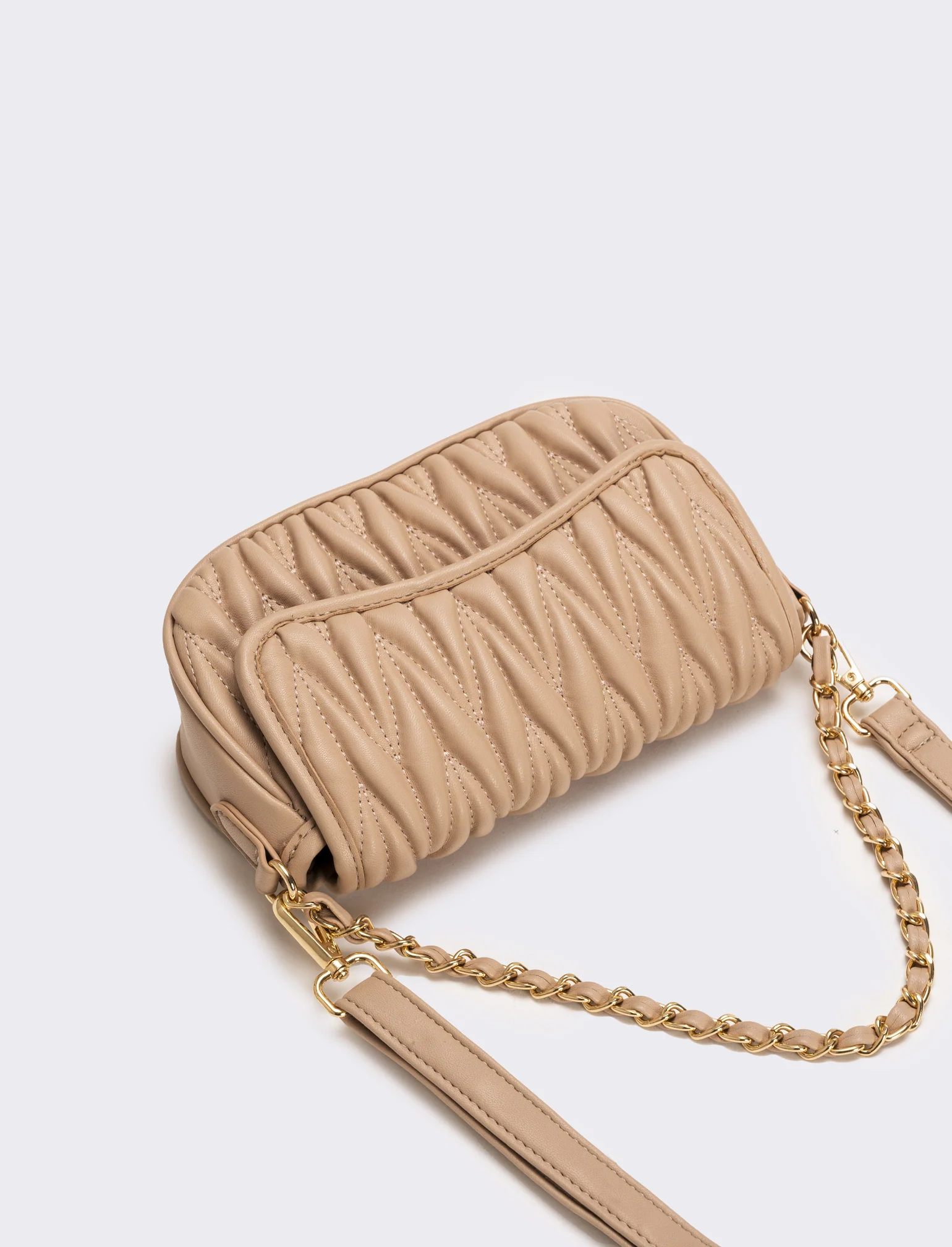 Tracolla donna goffrata con patta e catena infilata - Beige - Image 3