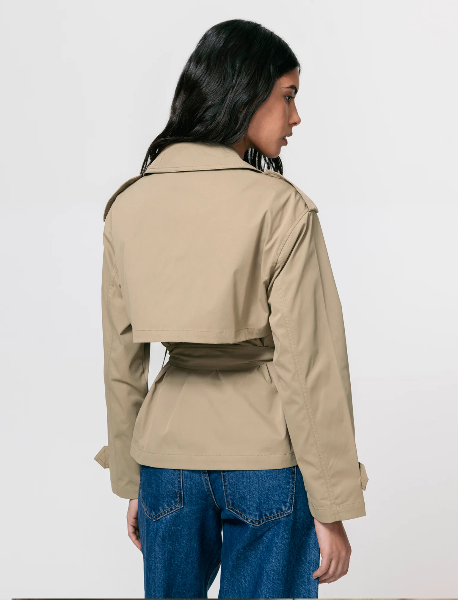 Trench Corto Doppiopetto con Cintura - Beige fieno - Image 4