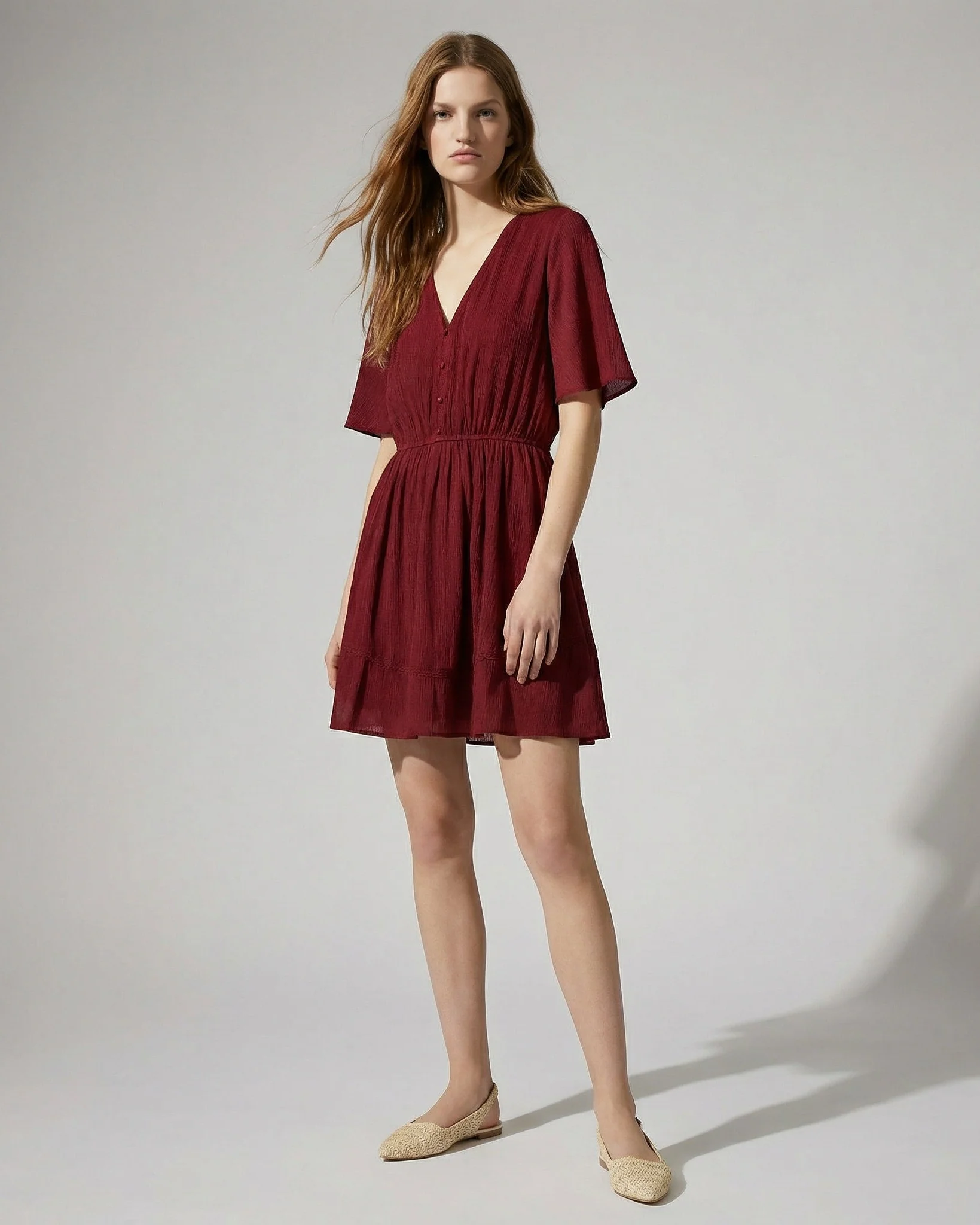 Vestito con Maniche Corte e Scollo a V - Rosso india - Image 4