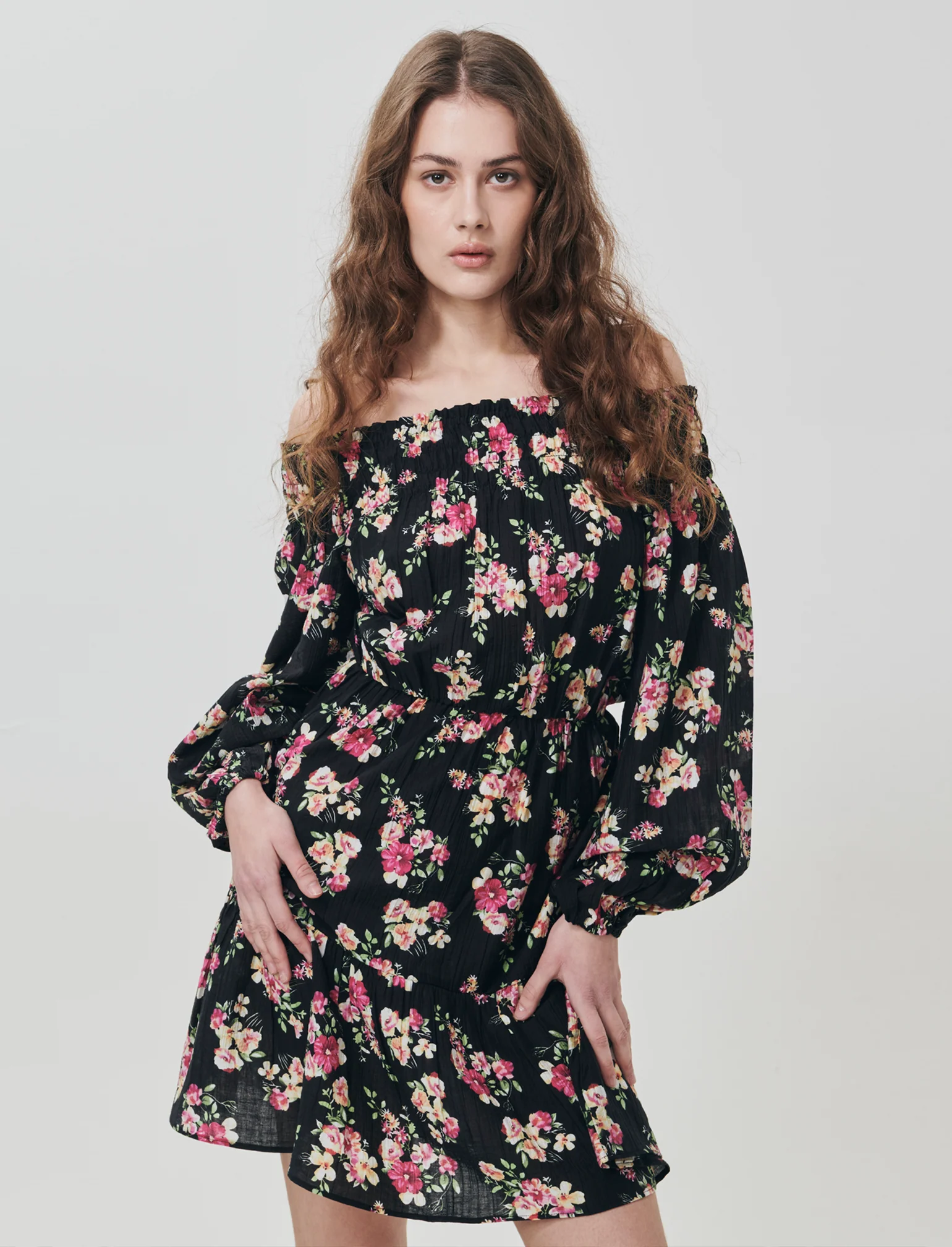 Vestito corto con smock e maniche lunghe - var 2 - Image 3