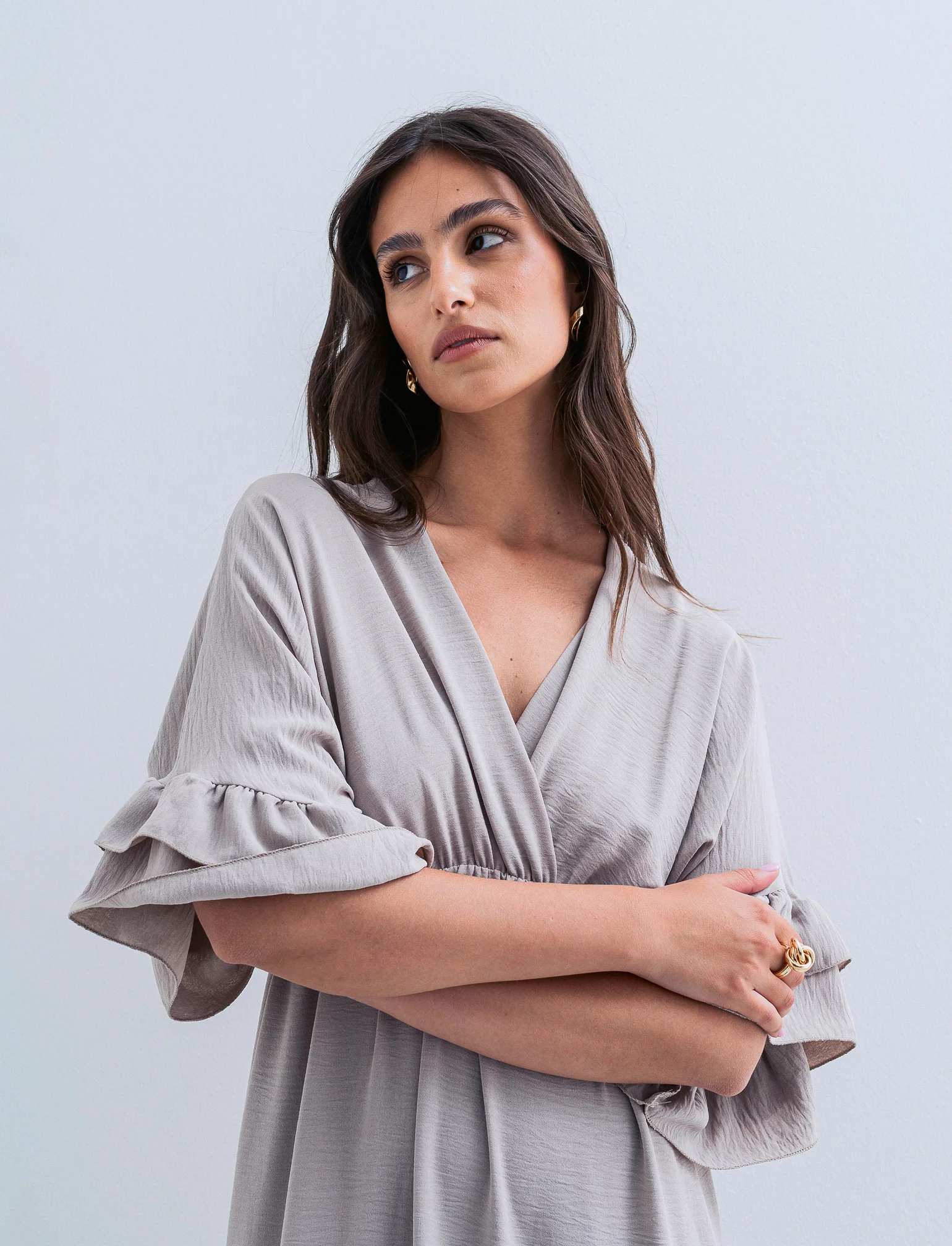 VESTITO INCROCIO CON BALZA AL FONDO - Grigio fango - Image 2