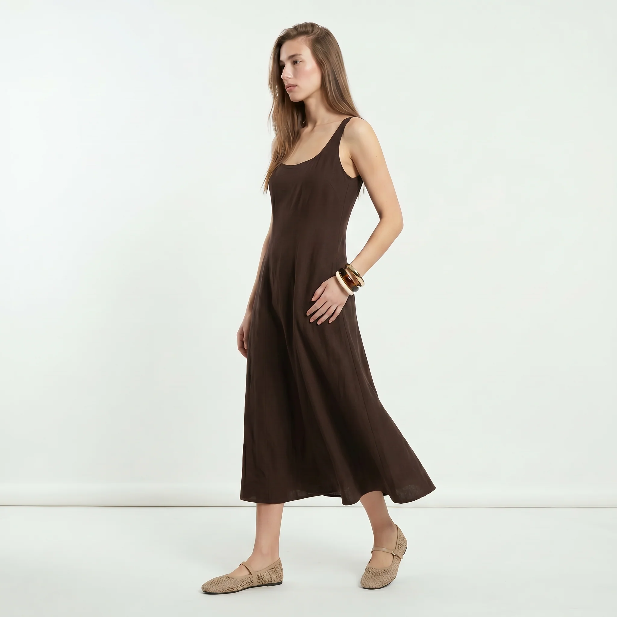 Vestito lungo smanicato con tagli e svaso - Marrone cioccolato - Image 2