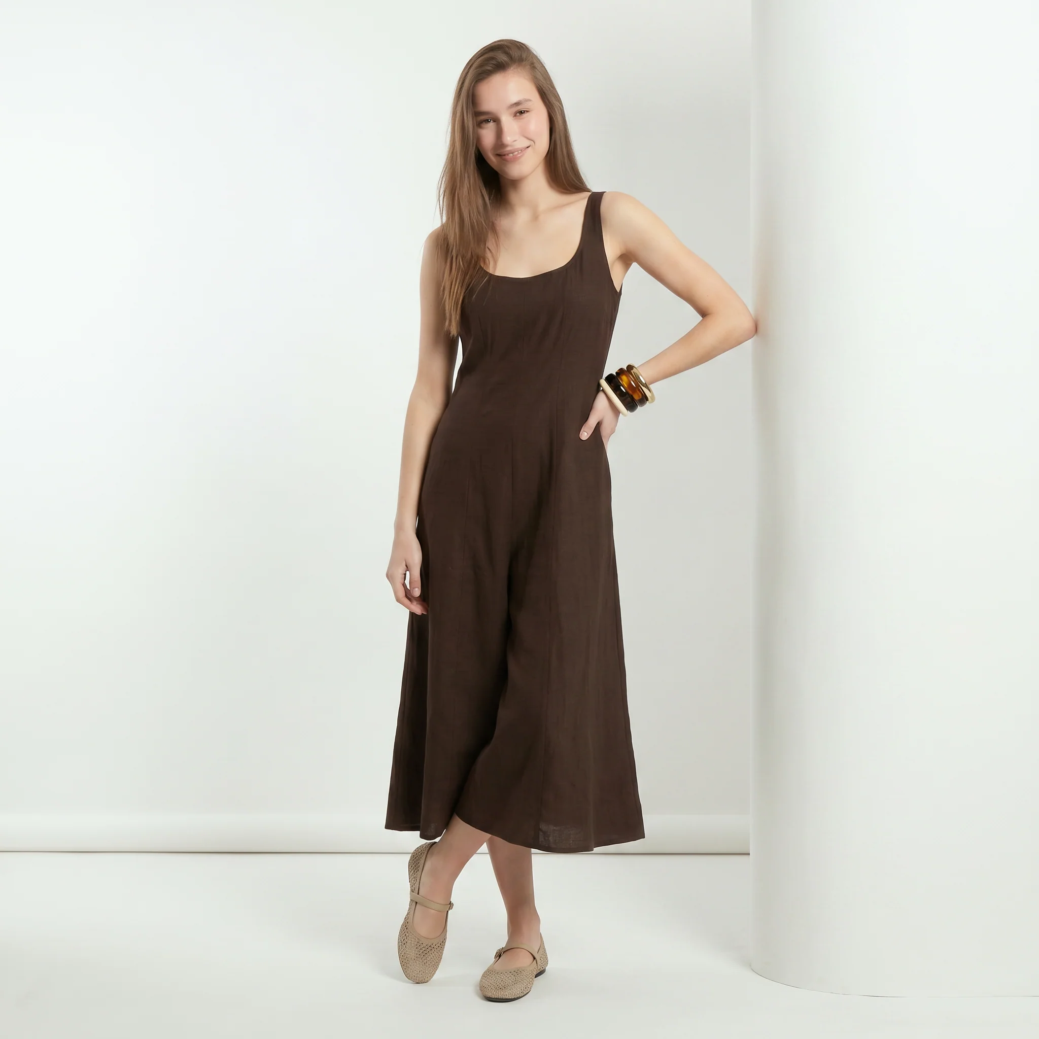 Vestito lungo smanicato con tagli e svaso - Marrone cioccolato - Image 3